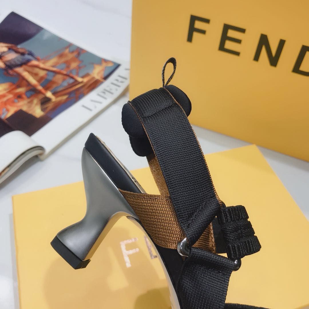 Fendi Women Colibri Pumps-0041 35-42