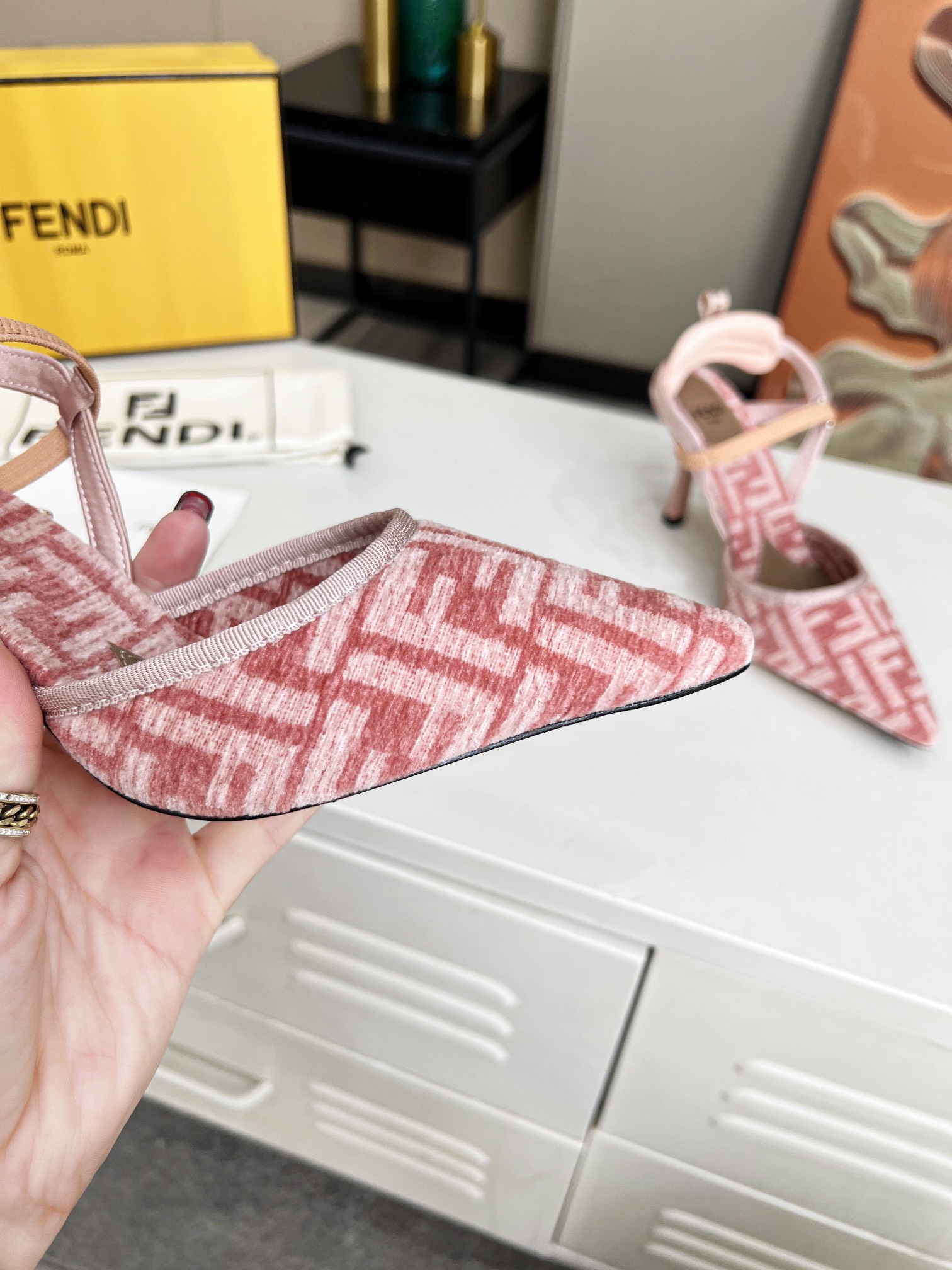 Fendi Women Colibri Pumps-0048 35-42
