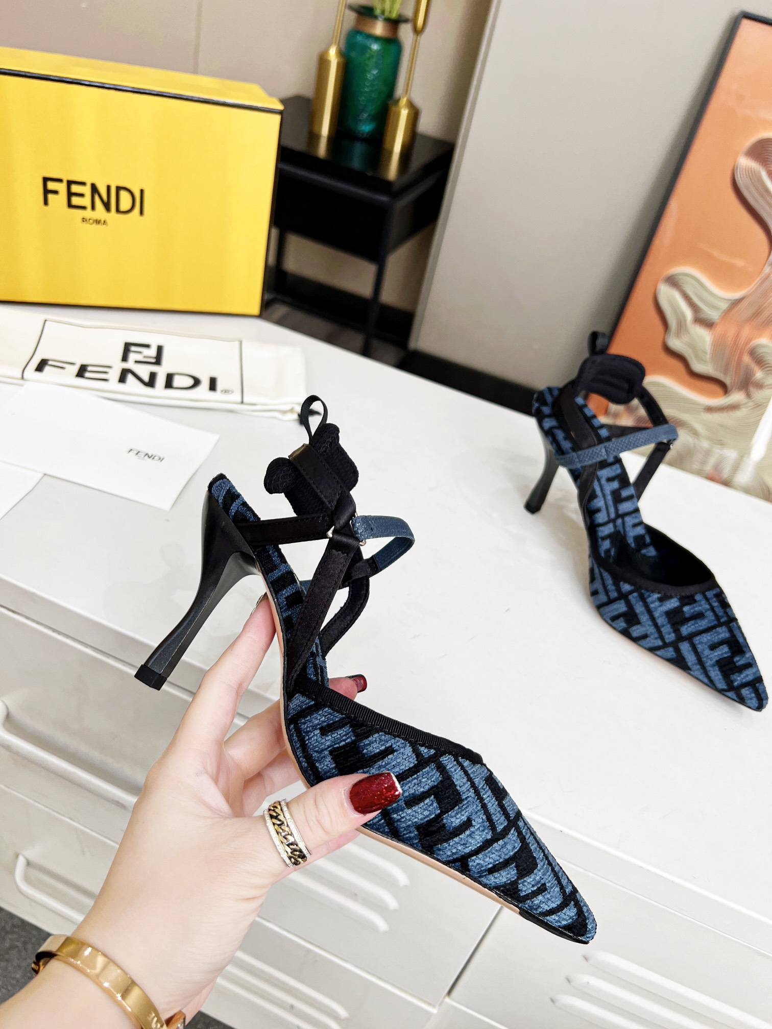 Fendi Women Colibri Pumps-0049 35-42