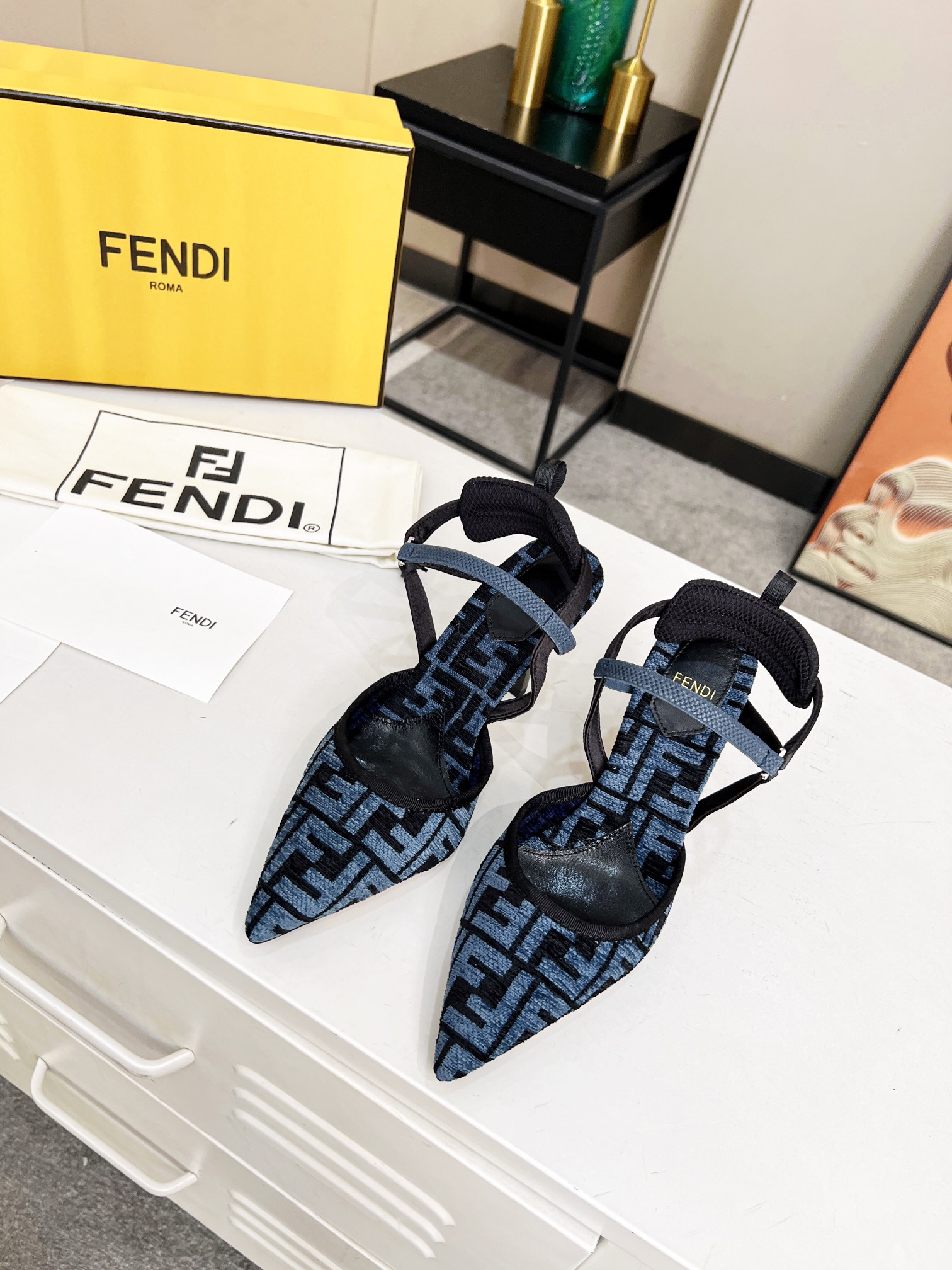 Fendi Women Colibri Pumps-0049 35-42