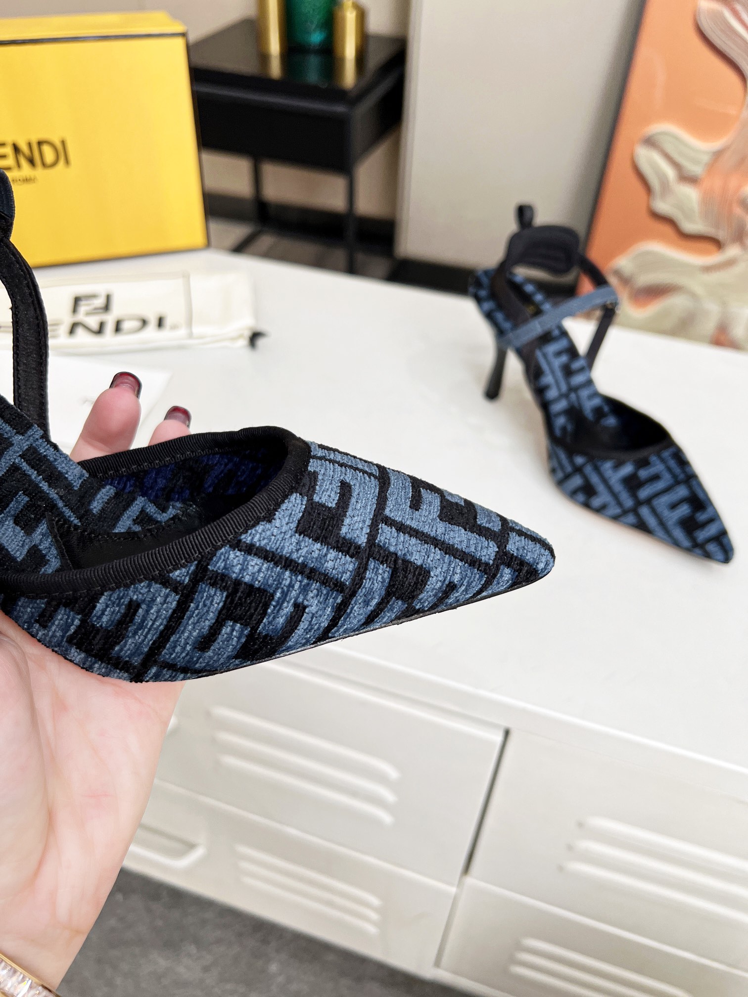 Fendi Women Colibri Pumps-0049 35-42