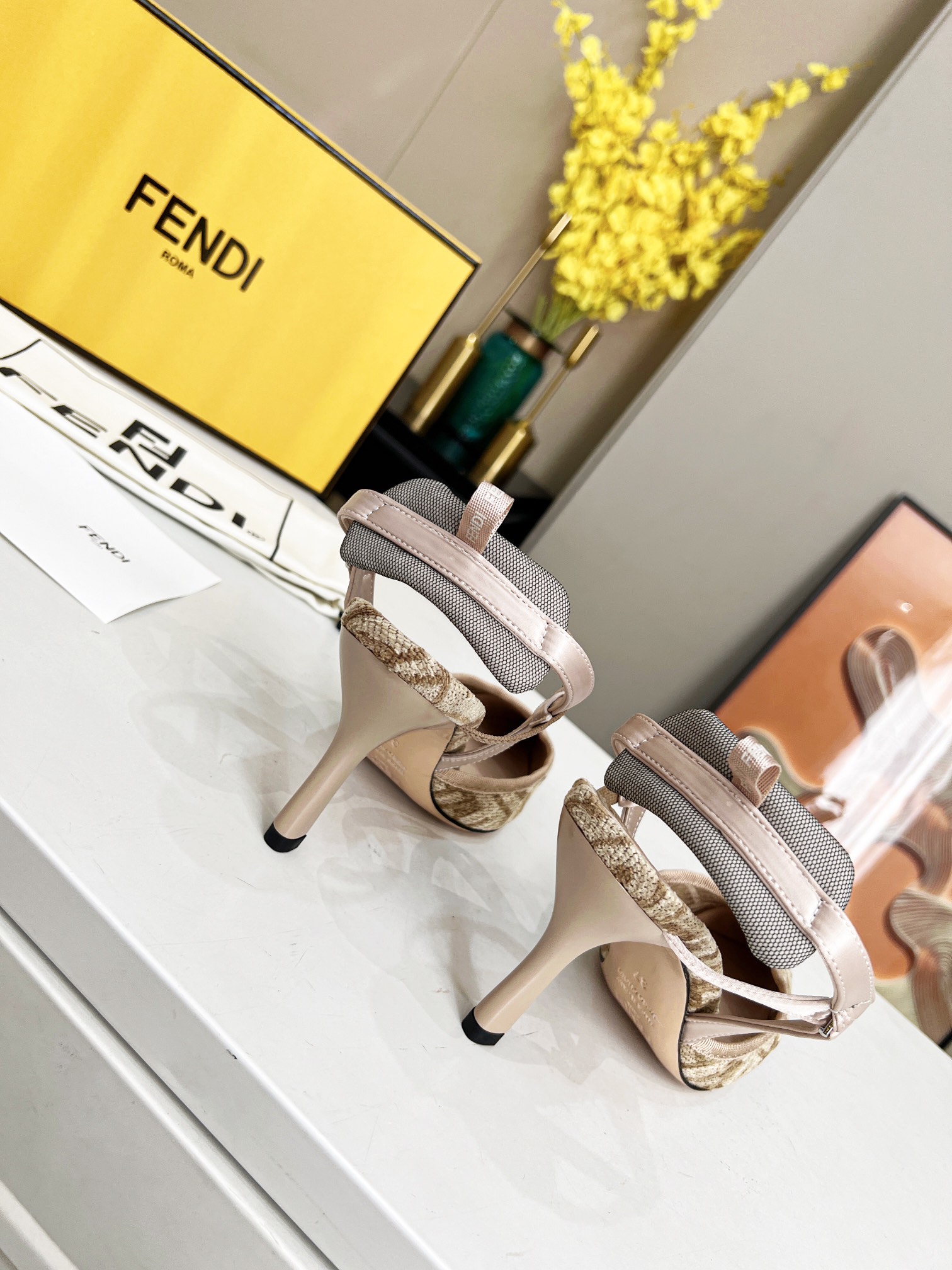 Fendi Women Colibri Pumps-0050 35-42