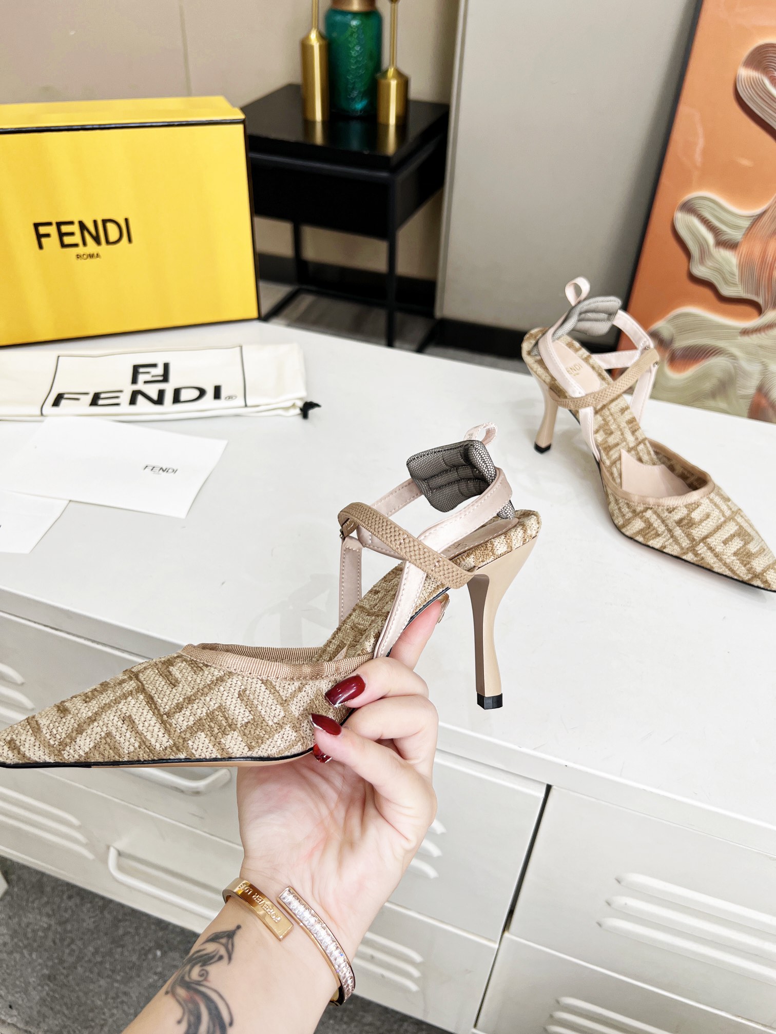 Fendi Women Colibri Pumps-0050 35-42