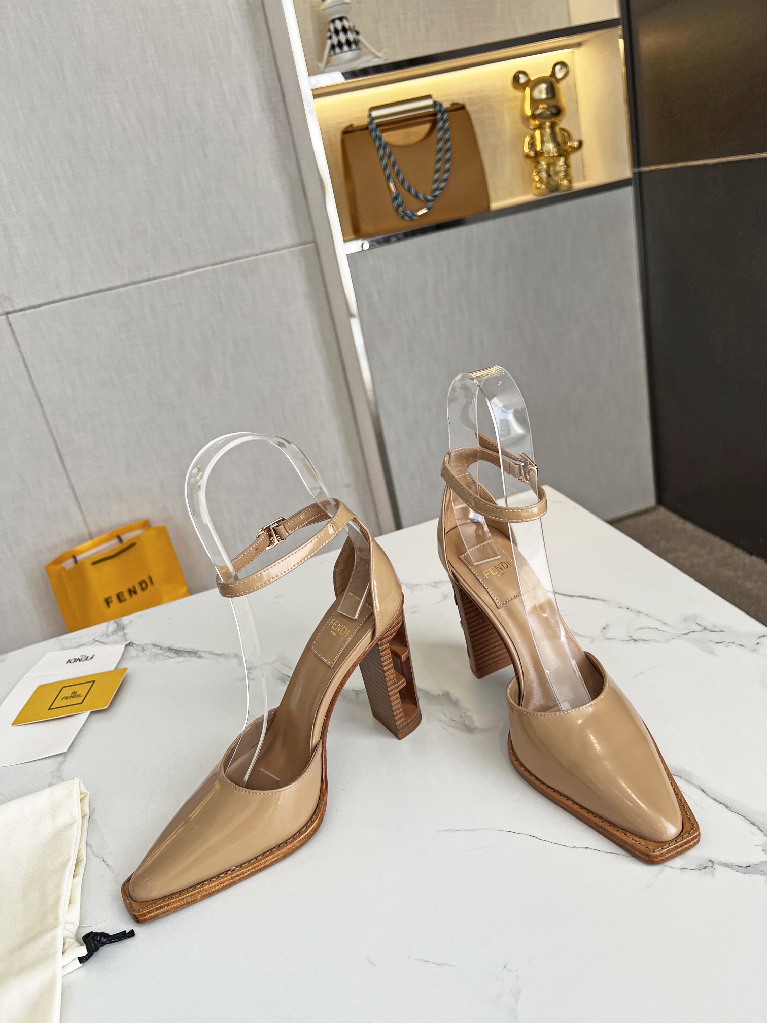 Fendi Women Colibri Pumps-0051 35-42