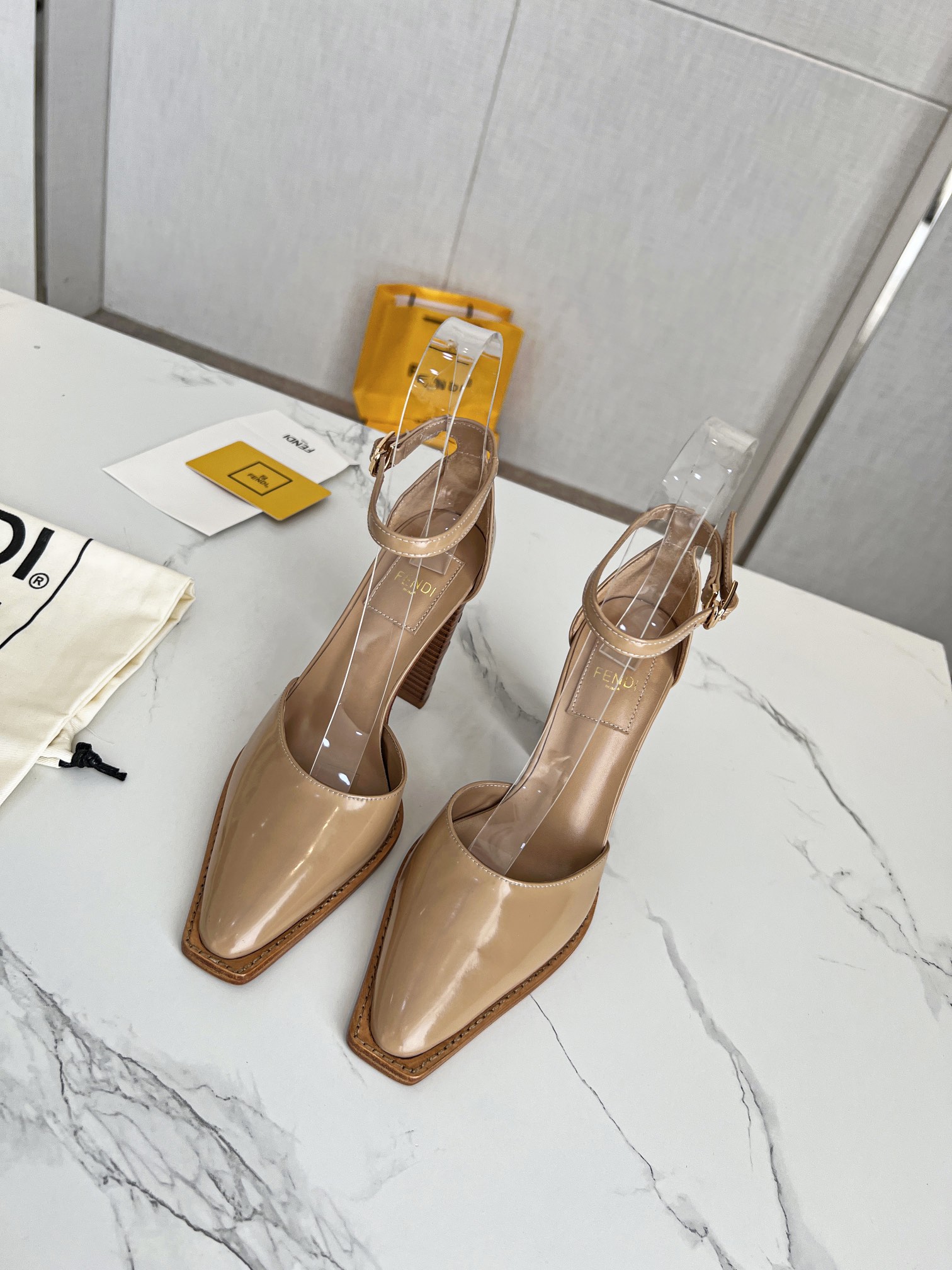 Fendi Women Colibri Pumps-0051 35-42
