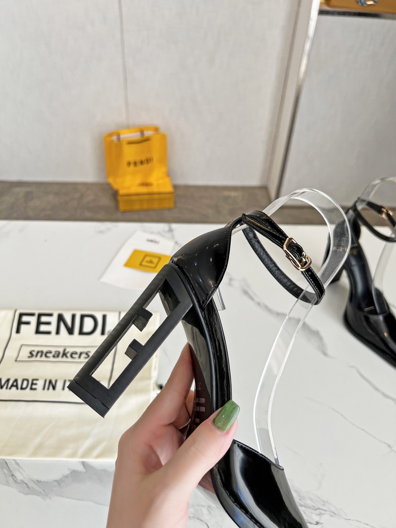 Fendi Women Colibri Pumps-0052 35-42