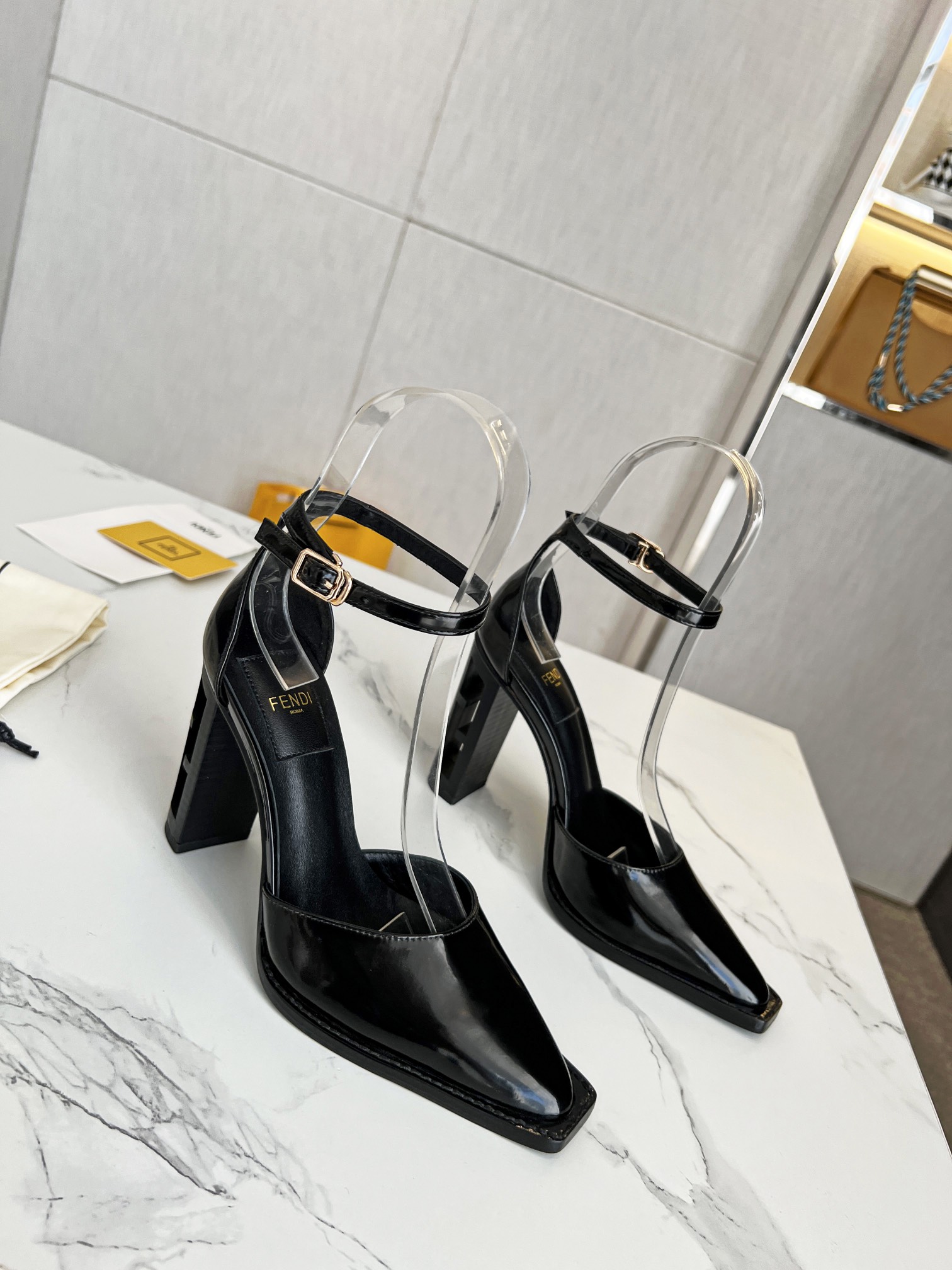 Fendi Women Colibri Pumps-0052 35-42
