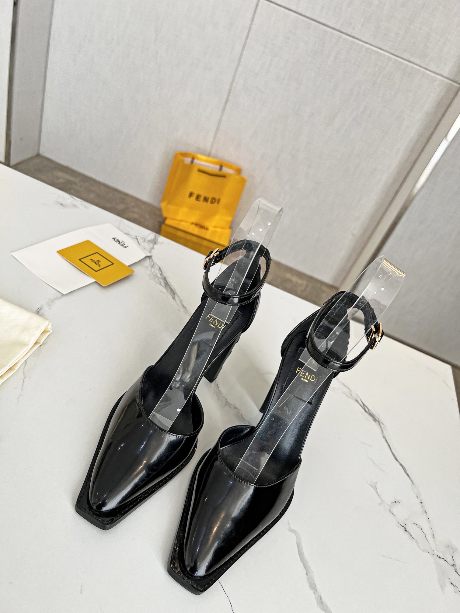 Fendi Women Colibri Pumps-0052 35-42