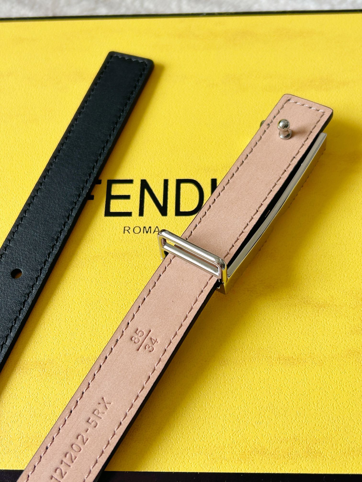 Fendi Womens Leather Belt Width 2.0cm-0007