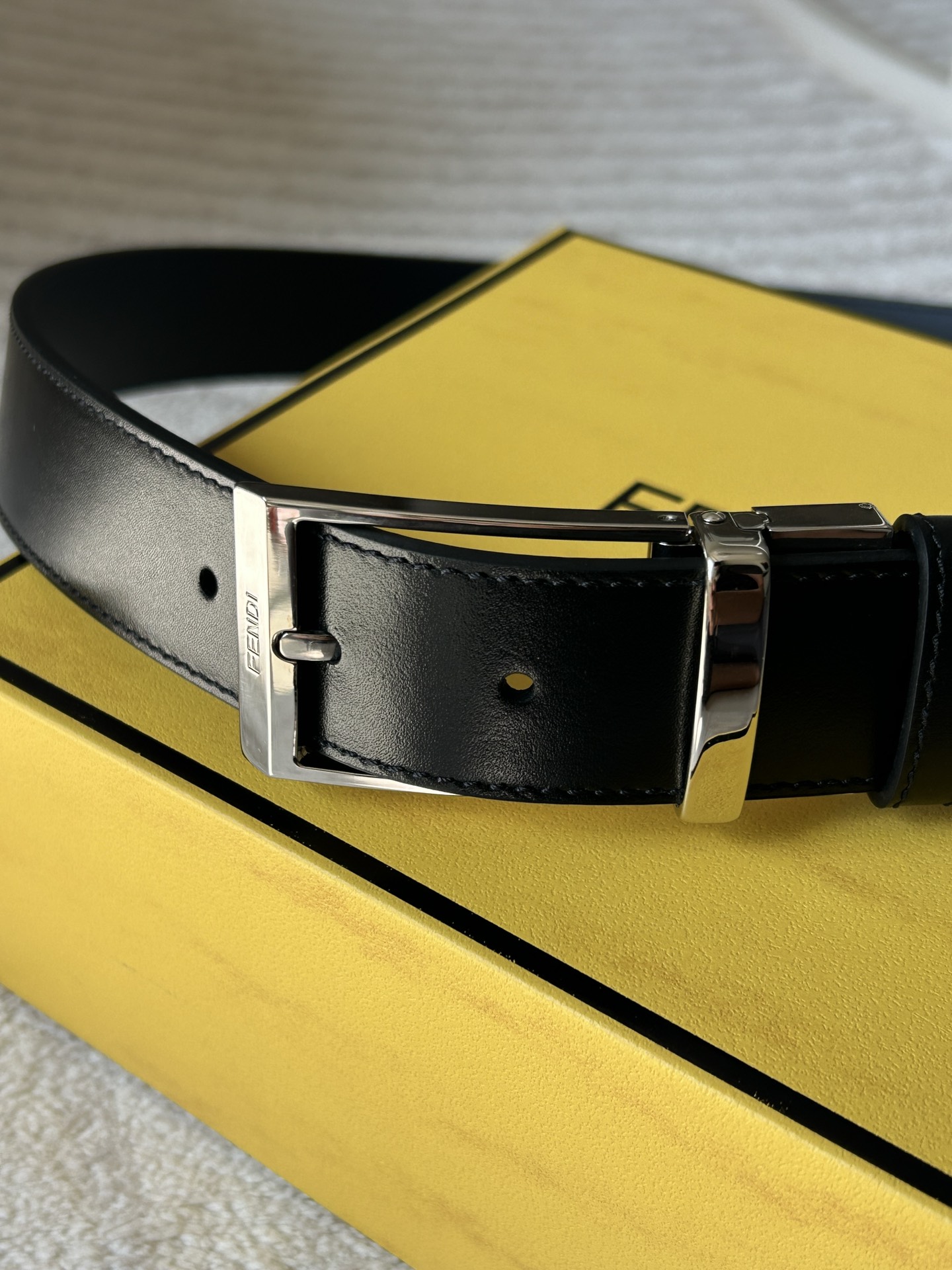 Fendi Womens Leather Belt Width 2.0cm-0020