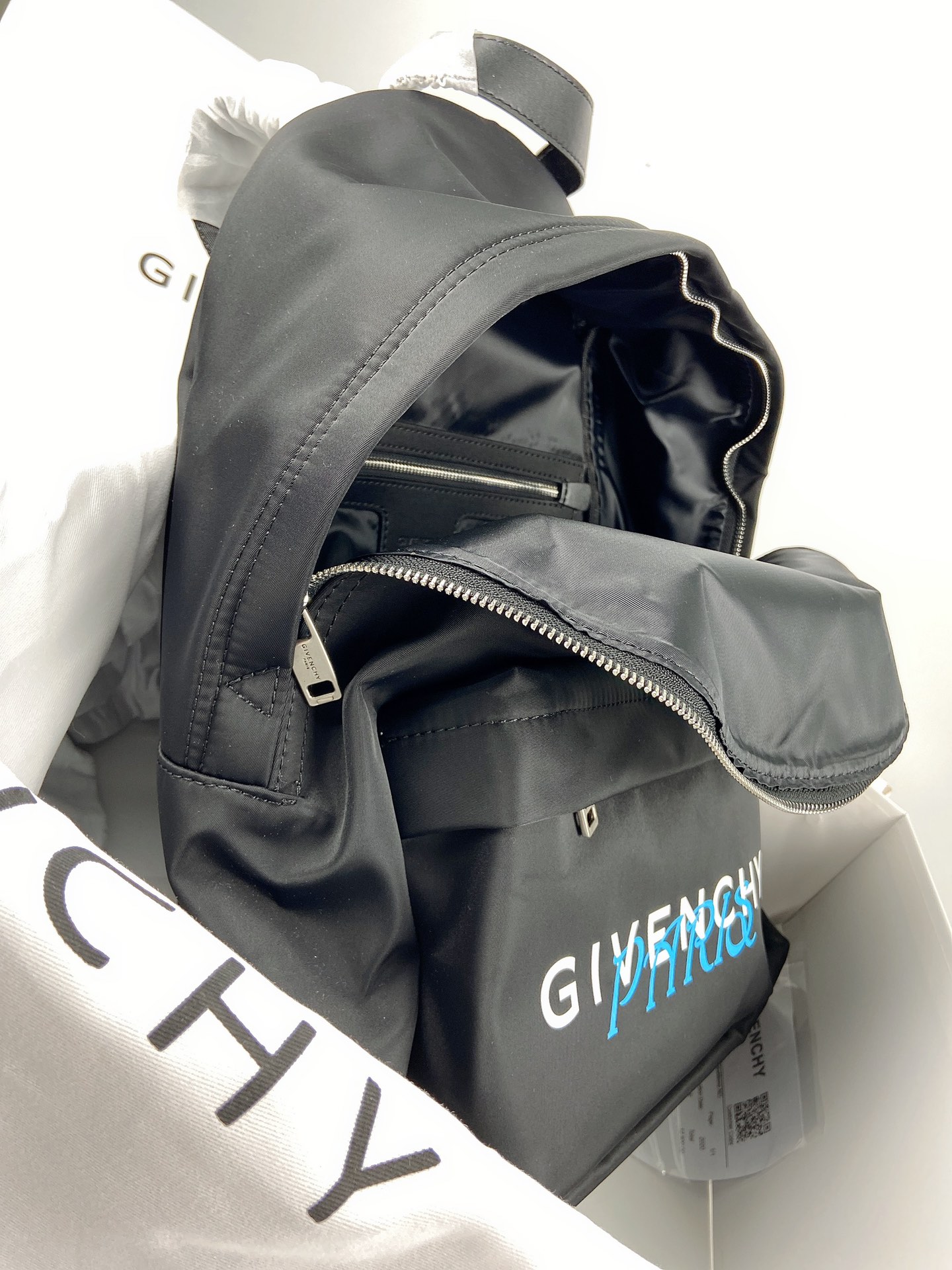 Givenchy Mens Backpack Black-002