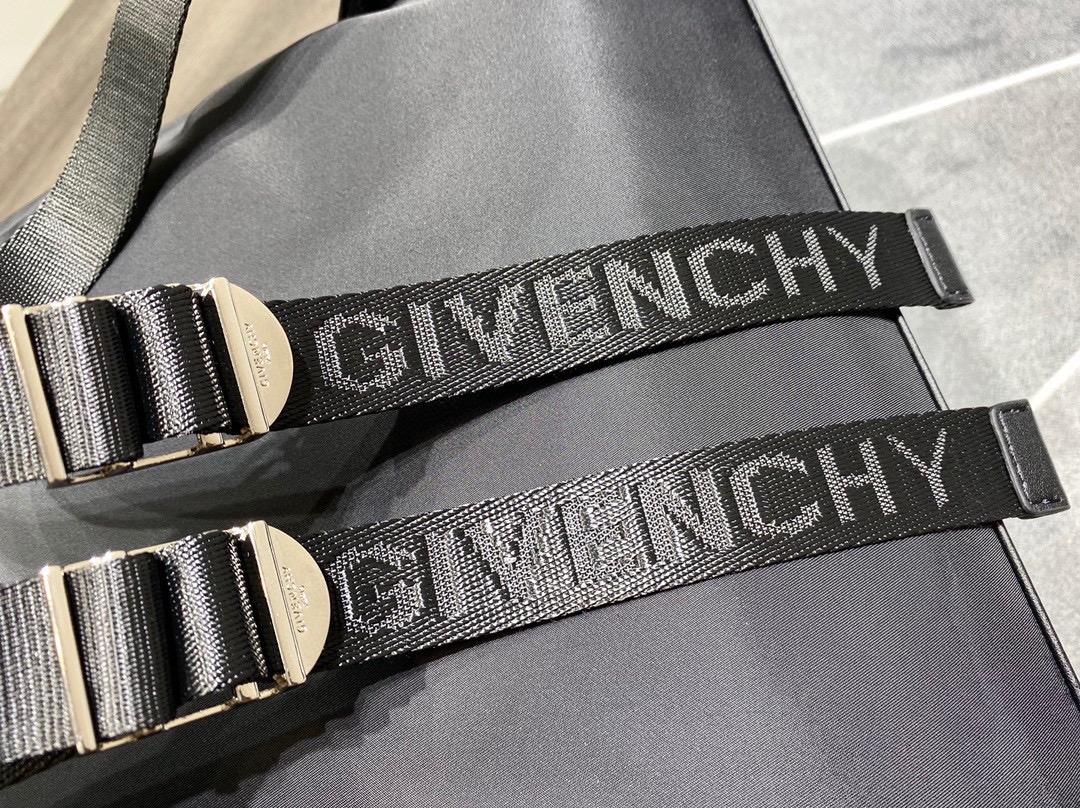 Givenchy Mens Backpack Black-006