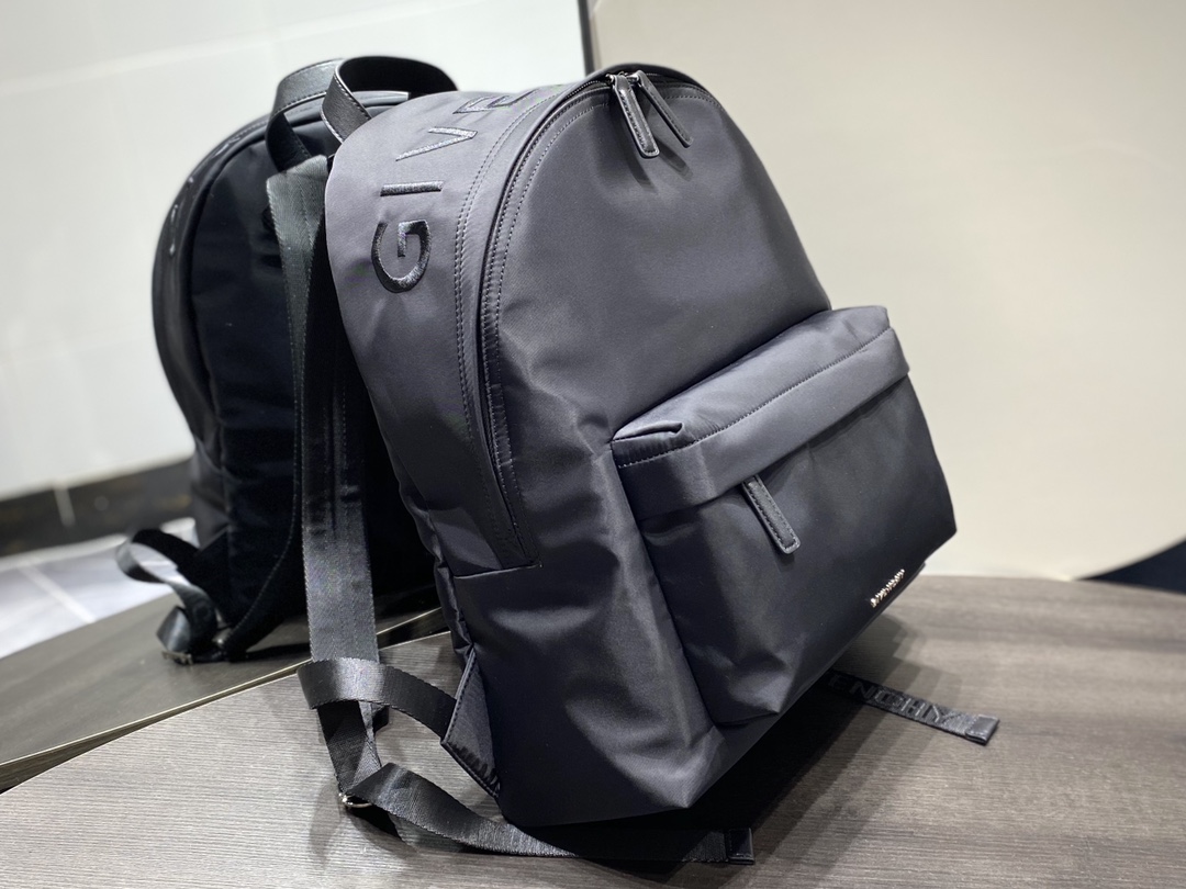 Givenchy Mens Backpack Black-006