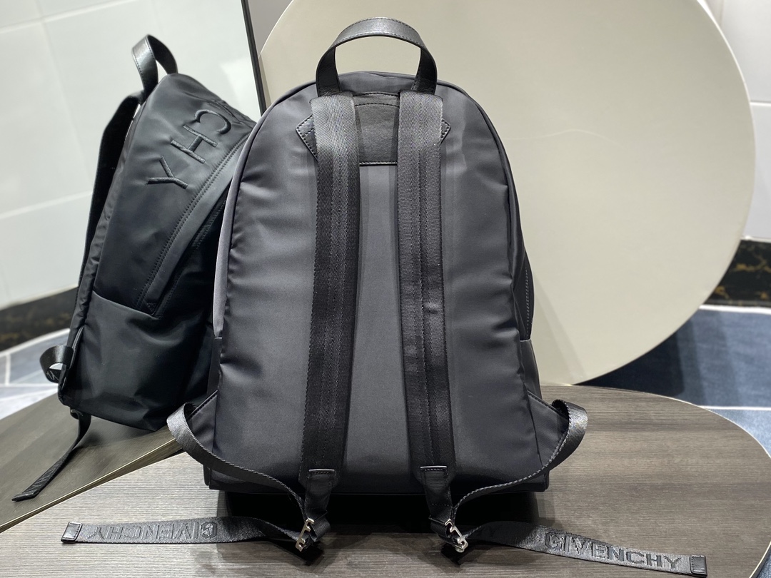 Givenchy Mens Backpack Black-006