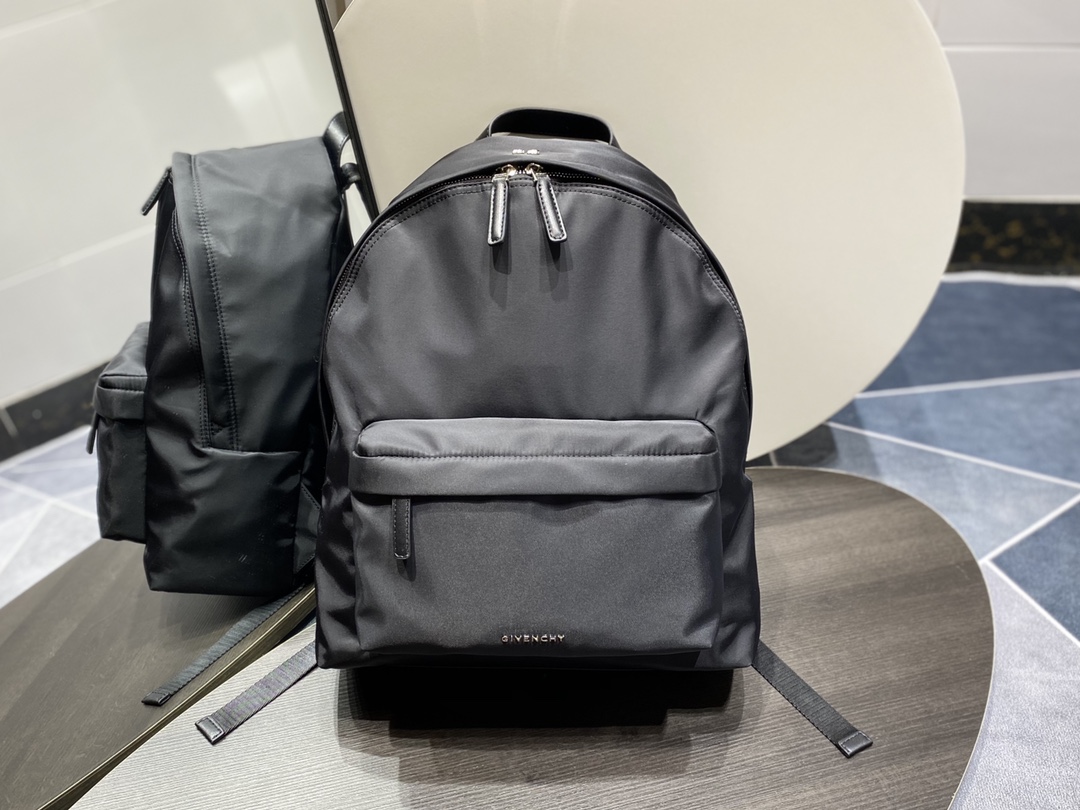 Givenchy Mens Backpack Black-008