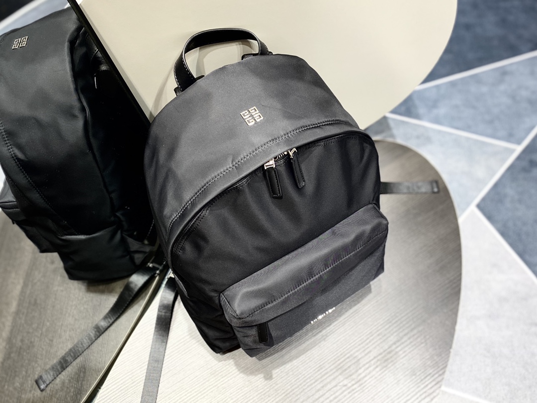 Givenchy Mens Backpack Black-008