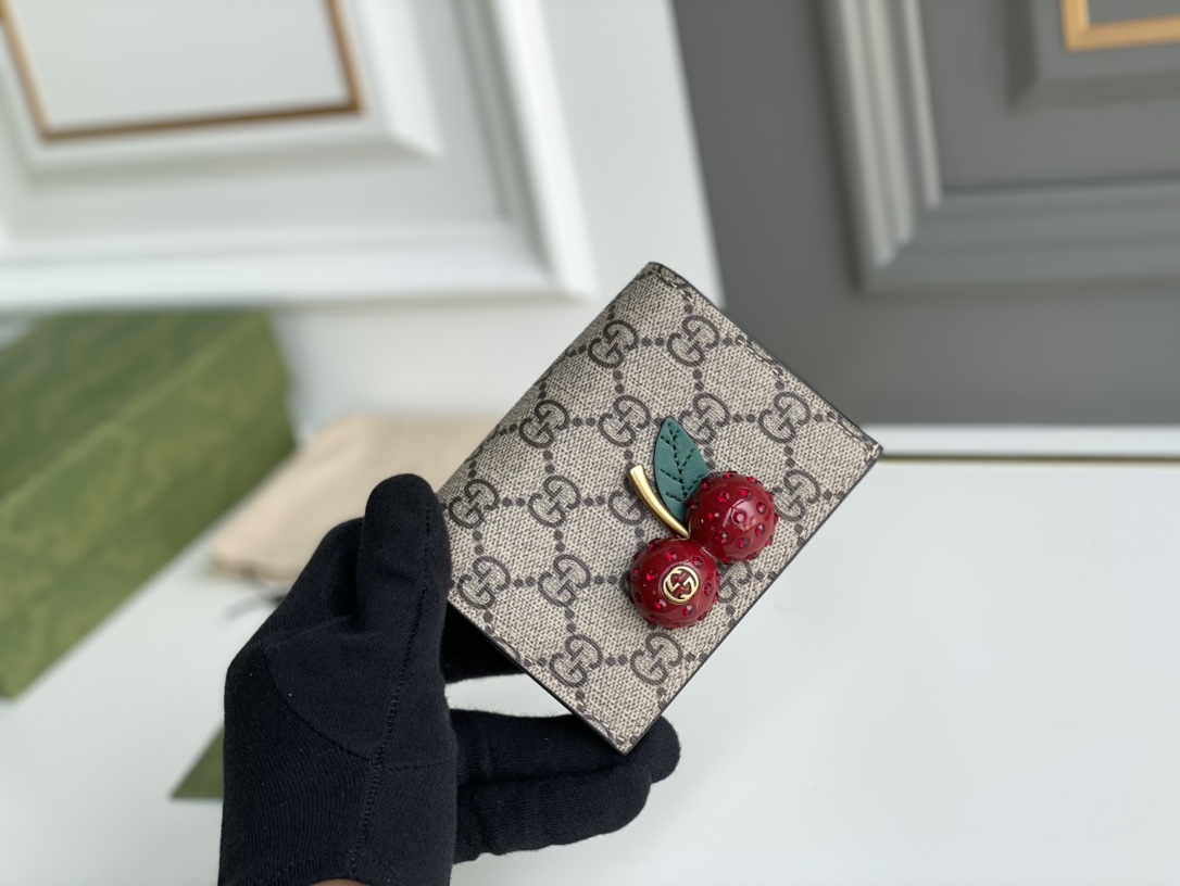 Gucci 456126 Women GG Supreme Card Case Wallet Black Fruit