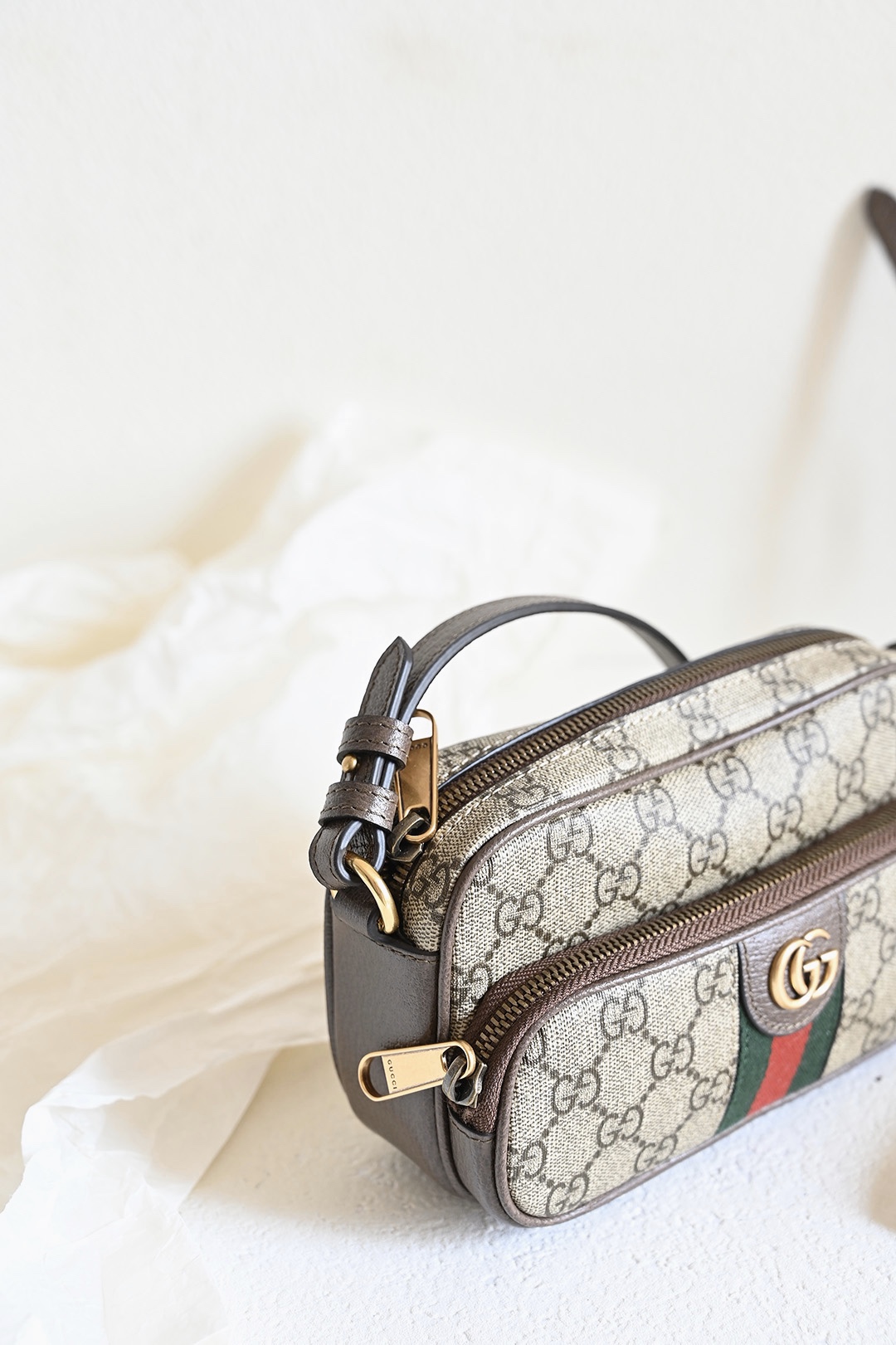 Gucci 722557 OPHIDIA MINI BAG Beige and ebony GG Supreme Canvas