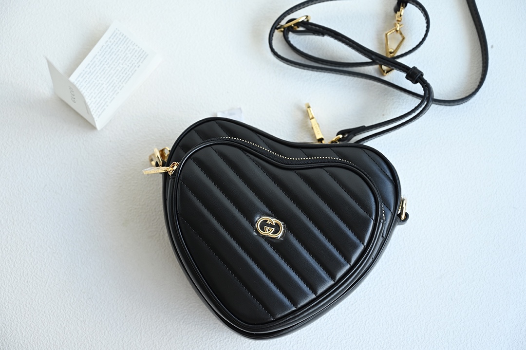 Gucci 751628 Interlocking G Mini Heart Shoulder Bag Black