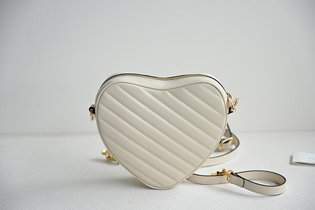 Gucci 751628 Interlocking G Mini Heart Shoulder Bag White