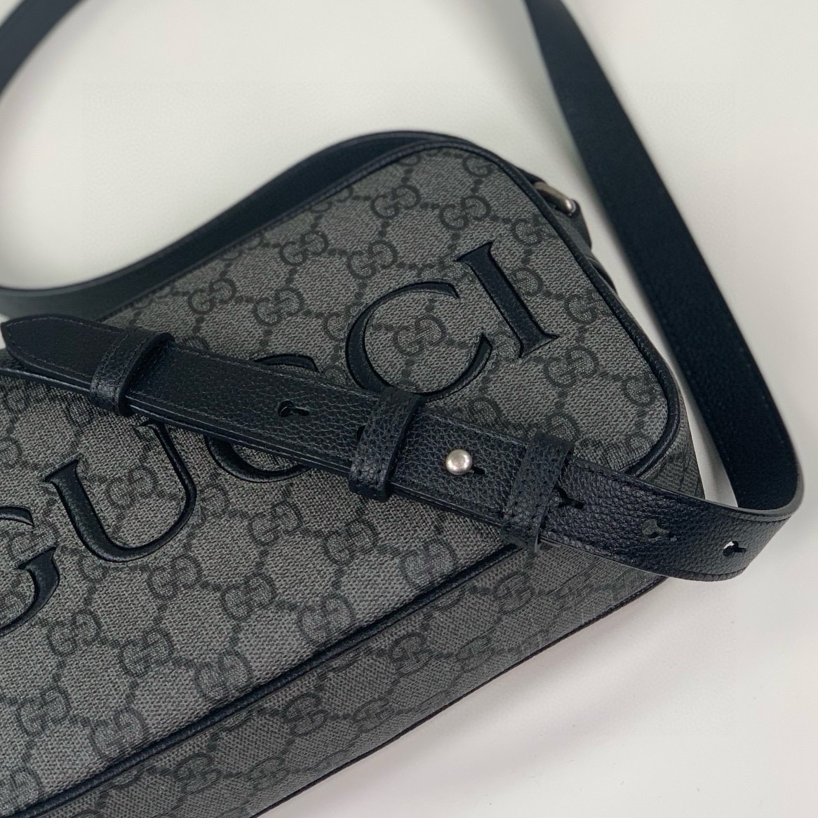Gucci 768391 GG Shoulder Bag Supreme Canvas