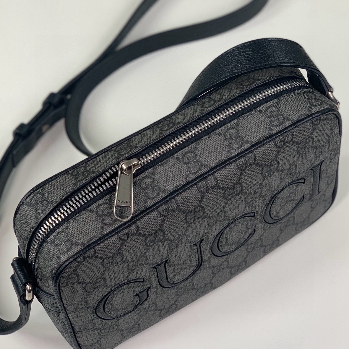 Gucci 768391 GG Shoulder Bag Supreme Canvas