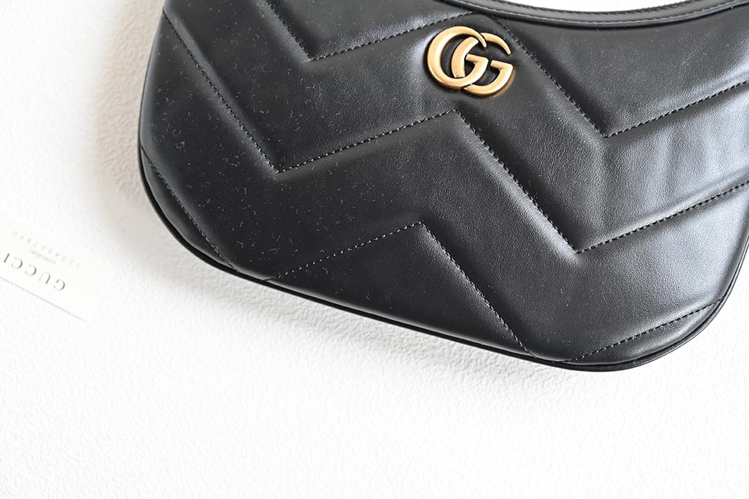 Gucci 777263 GG Marmont Small Shoulder Bag Black Matelasse Chevron Leather