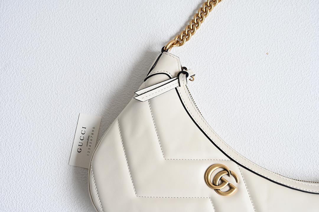 Gucci 777263 GG Marmont Small Shoulder Bag White Matelasse Chevron Leather