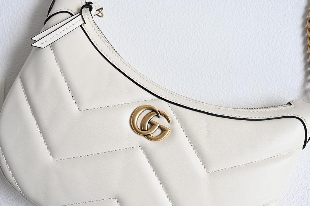 Gucci 777263 GG Marmont Small Shoulder Bag White Matelasse Chevron Leather