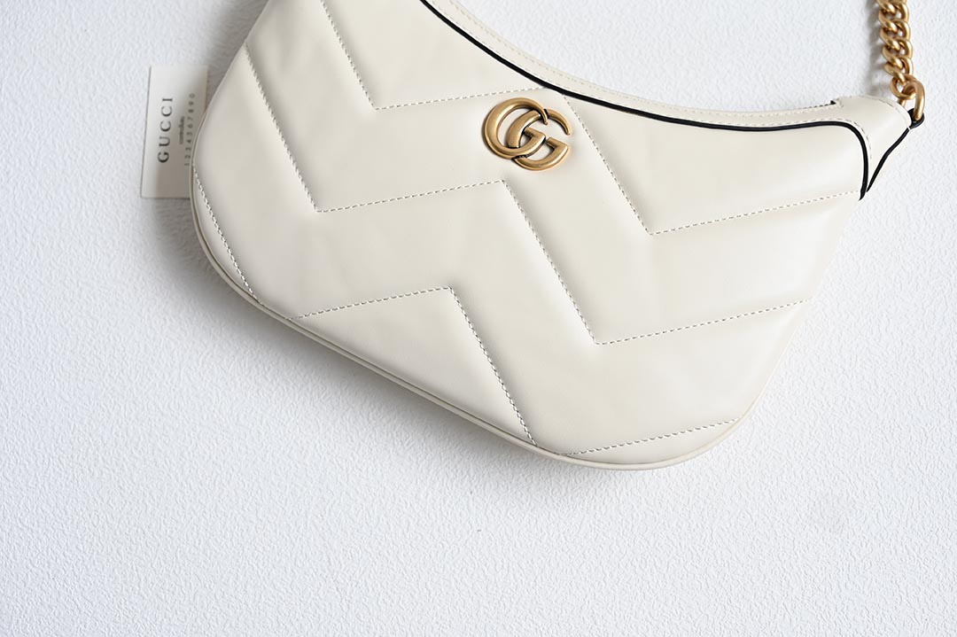 Gucci 777263 GG Marmont Small Shoulder Bag White Matelasse Chevron Leather