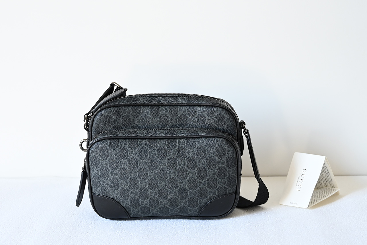 Gucci 821160 GG Emblem Eedium Crossbody Bag Black
