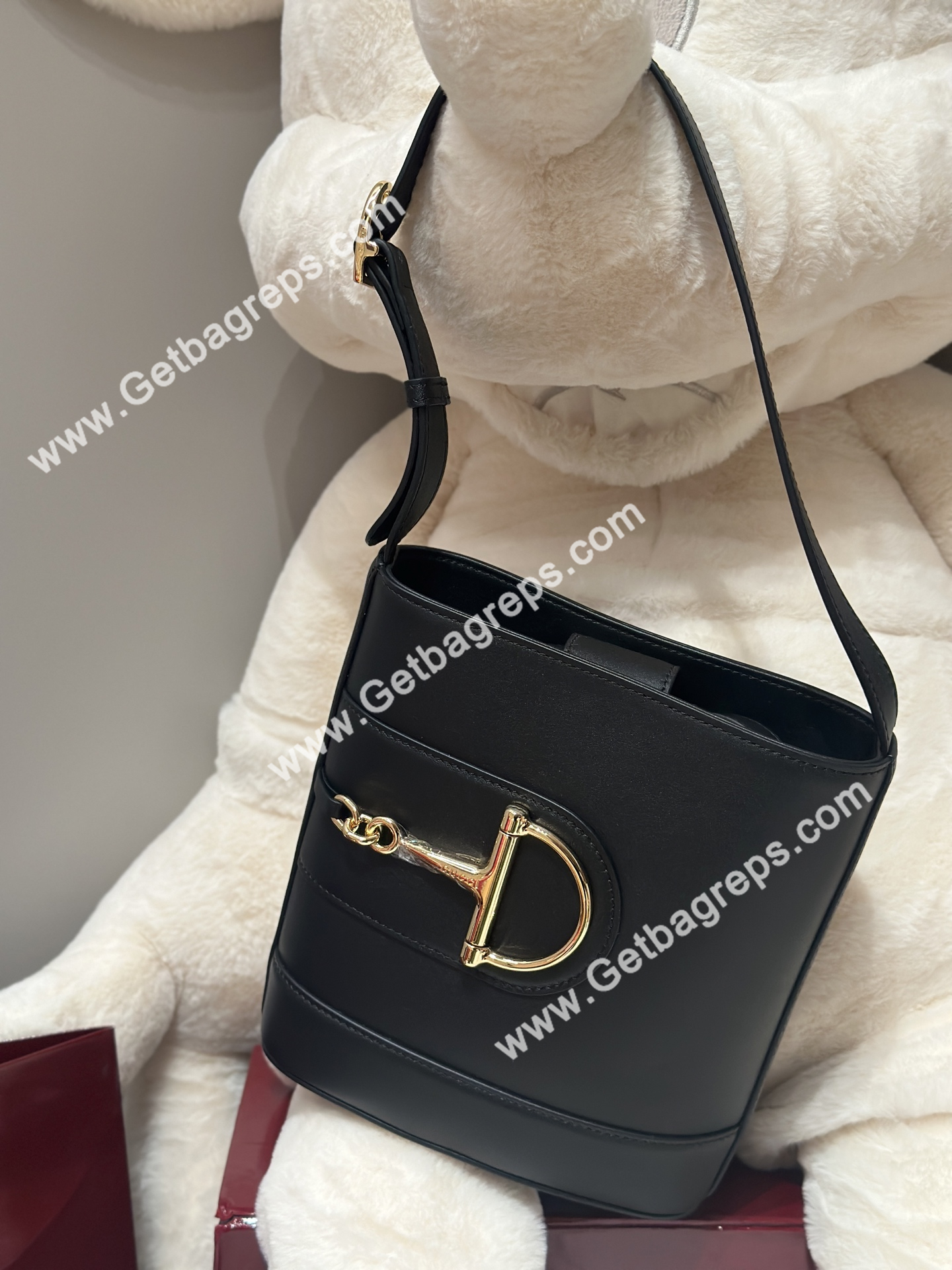 Gucci 833665 73 Mini Bucket Bag Black Smooth Leather