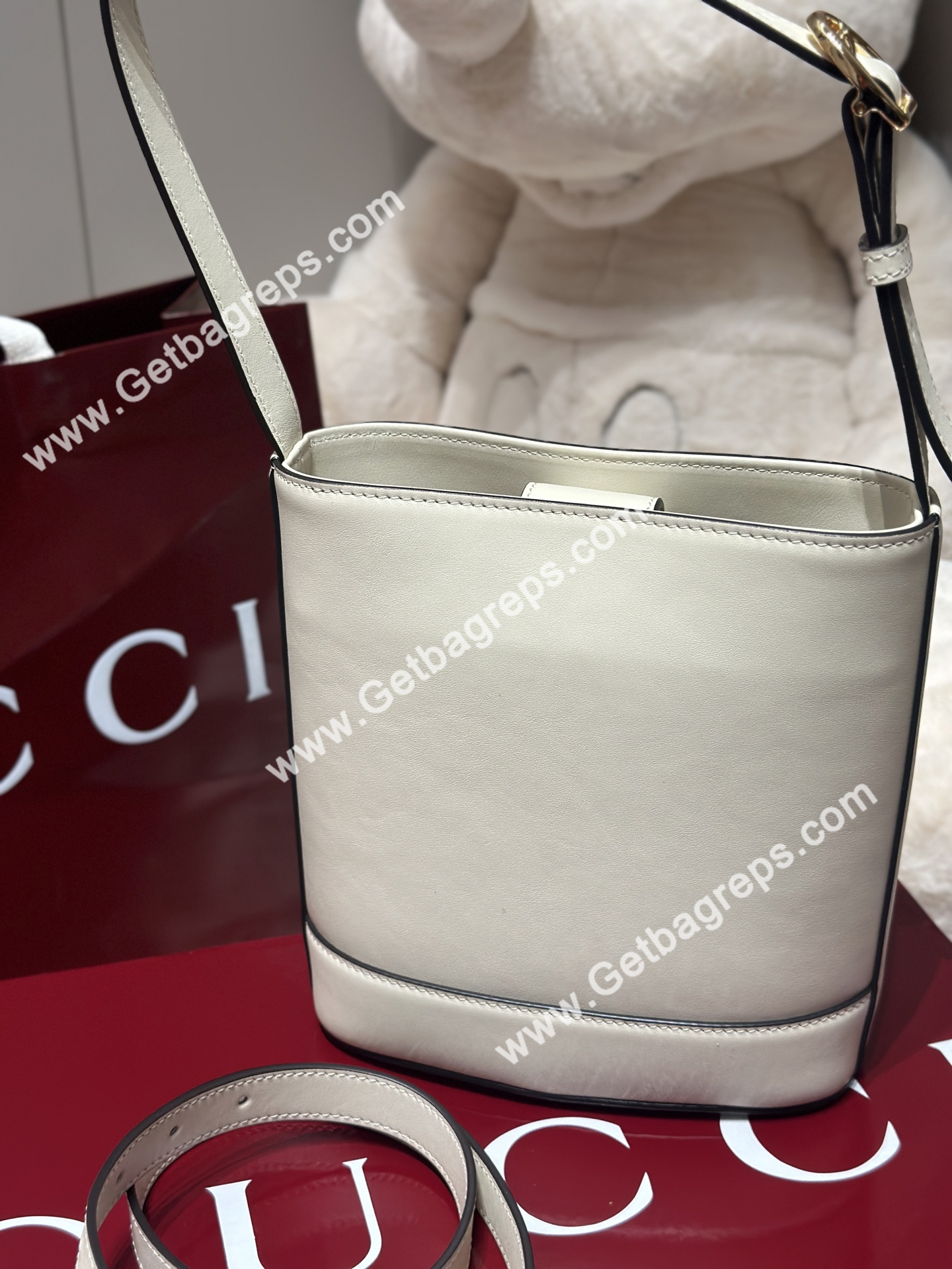 Gucci 833665 73 Mini Bucket Bag White Smooth Leather