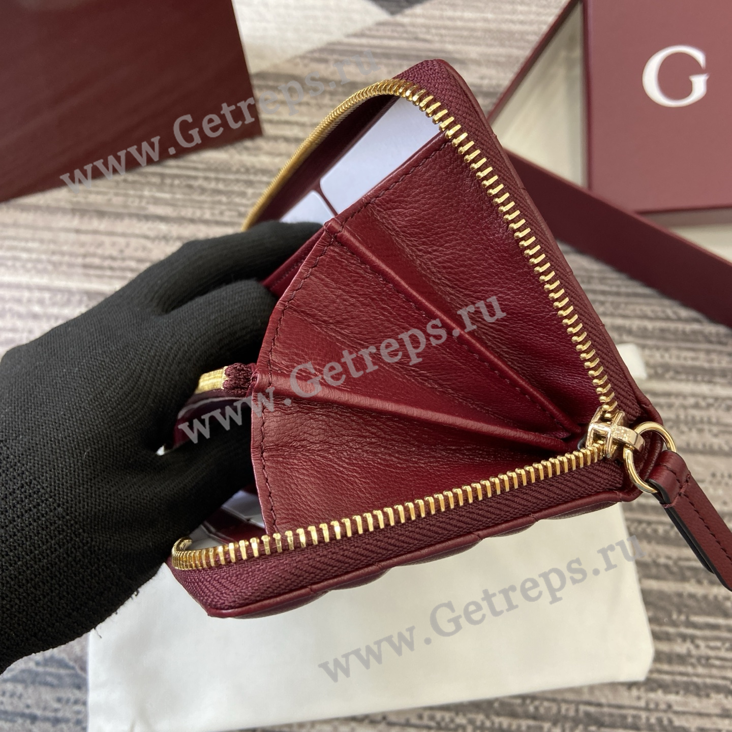 Gucci 837758 GG Marmont Zip Around Wallet Red