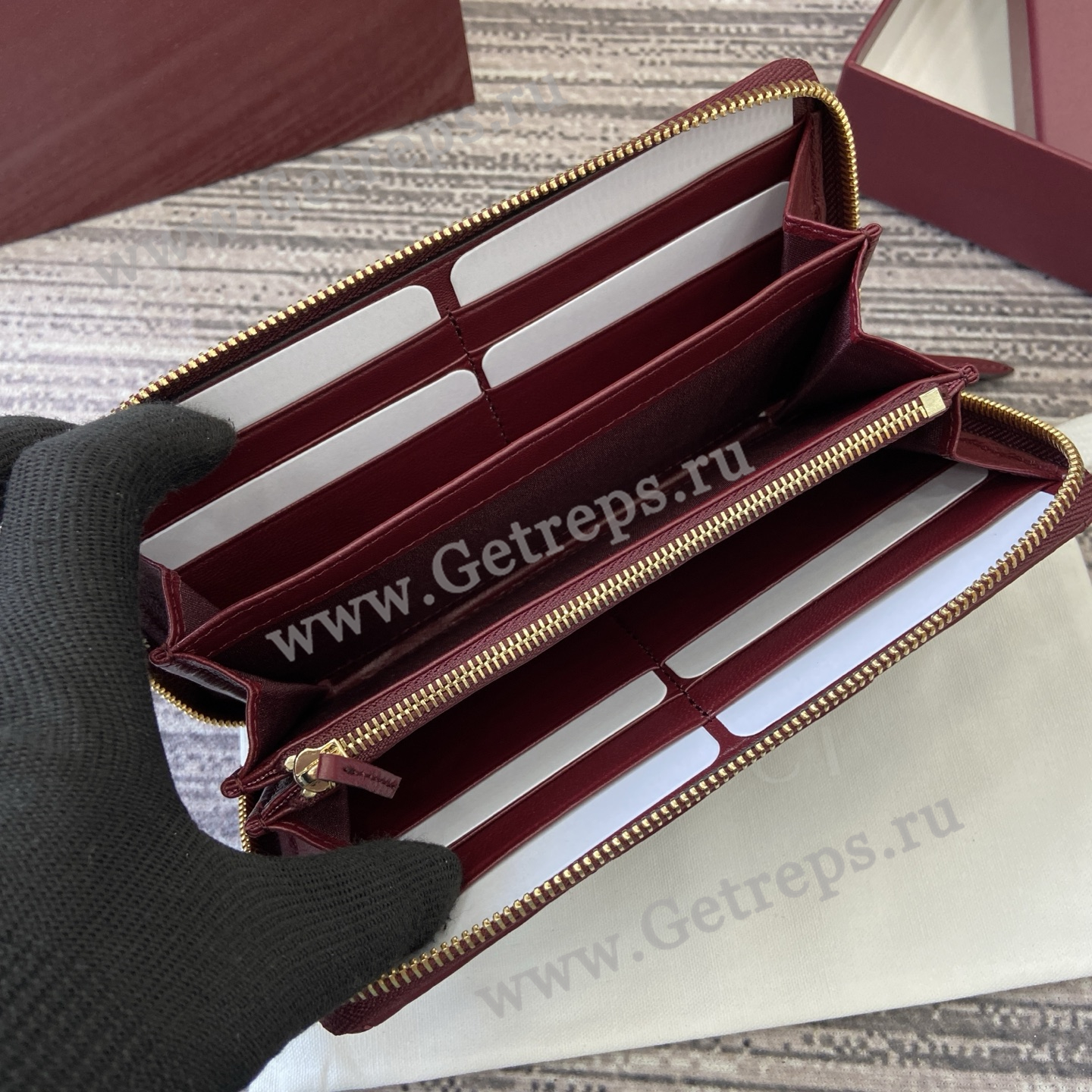 Gucci 837758 GG Marmont Zip Around Wallet Red