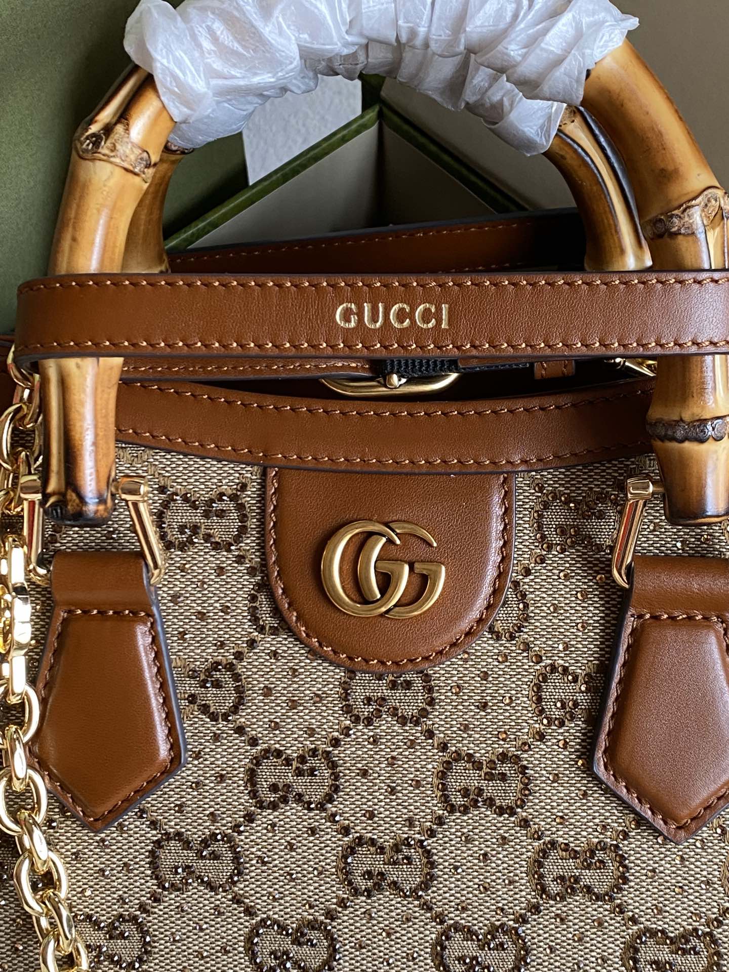 Gucci Diana Mini Tote Bag With Removable chain shoulder Strap