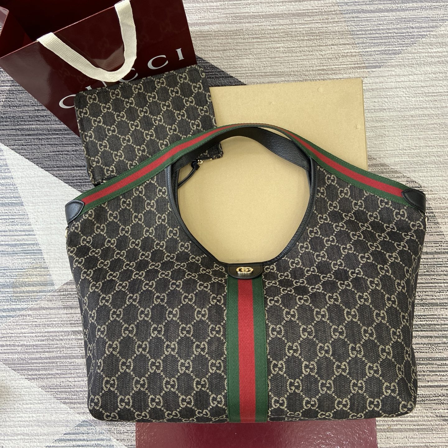 Gucci Giglio Large Tote Bag Variation black GG denim