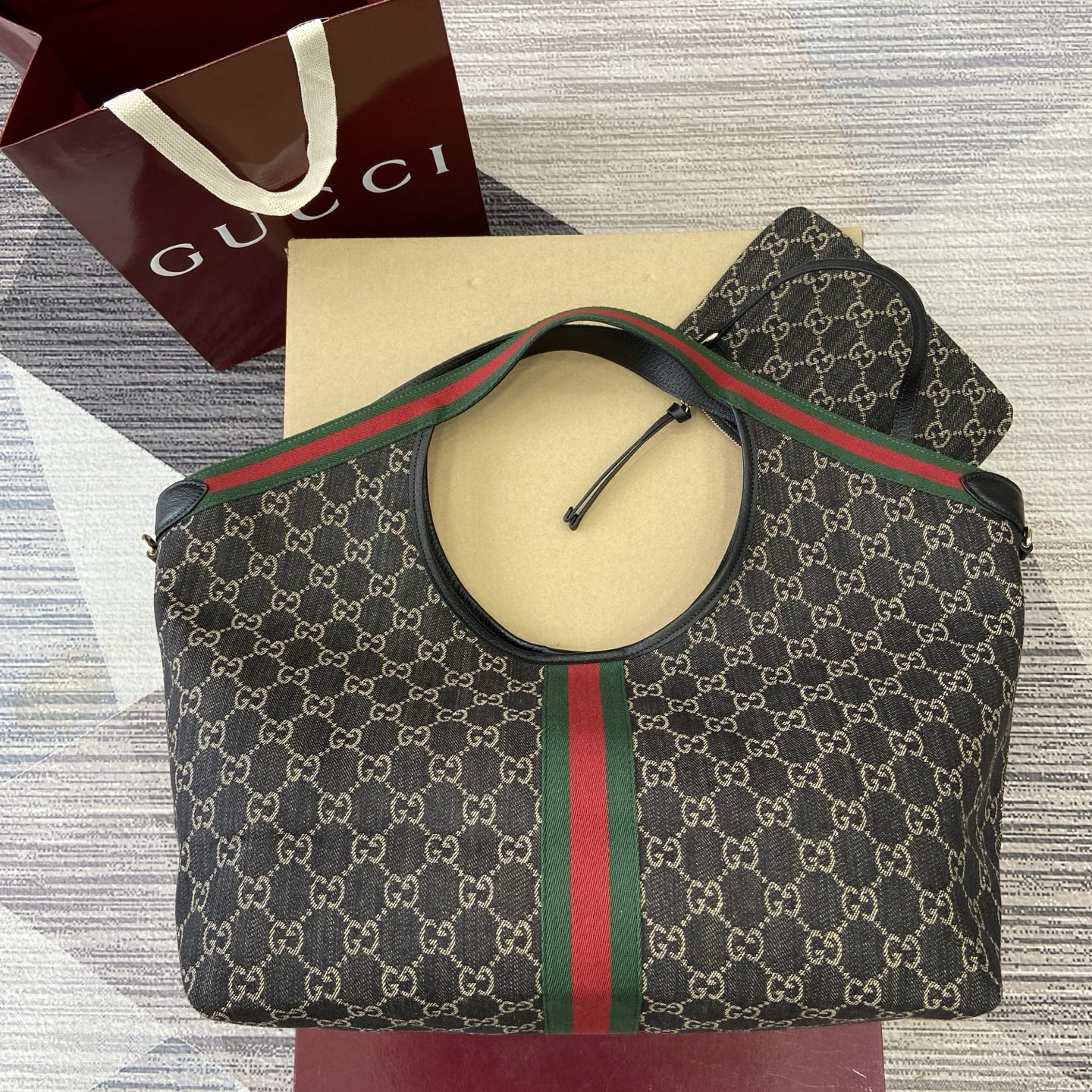 Gucci Giglio Large Tote Bag Variation black GG denim