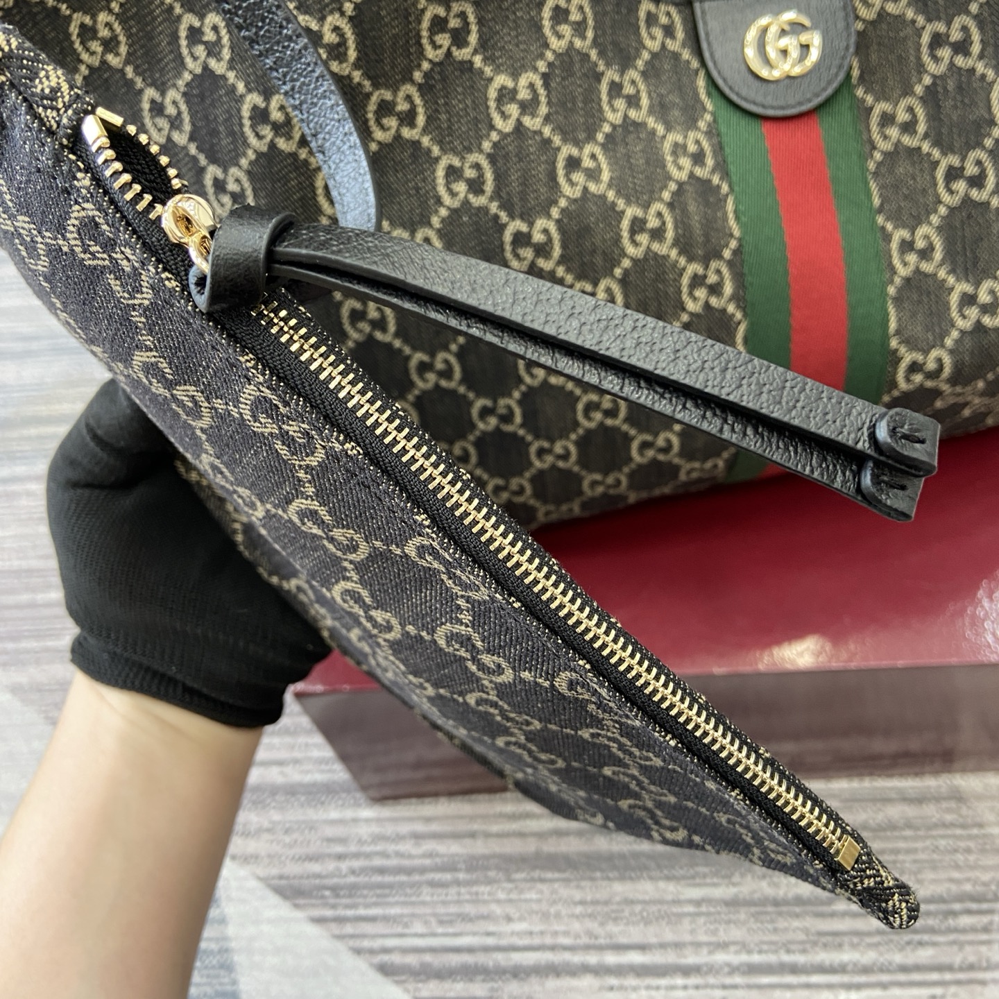 Gucci Giglio Large Tote Bag Variation black GG denim
