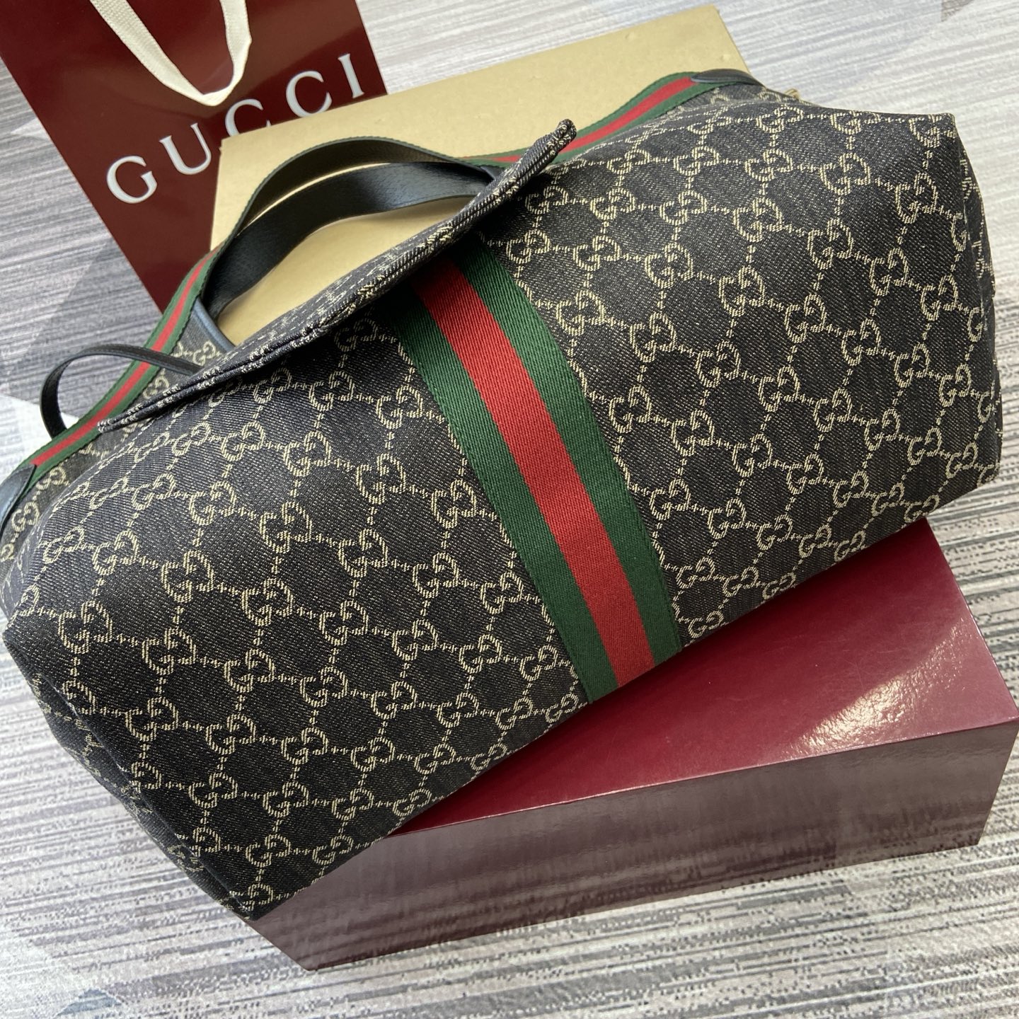 Gucci Giglio Large Tote Bag Variation black GG denim