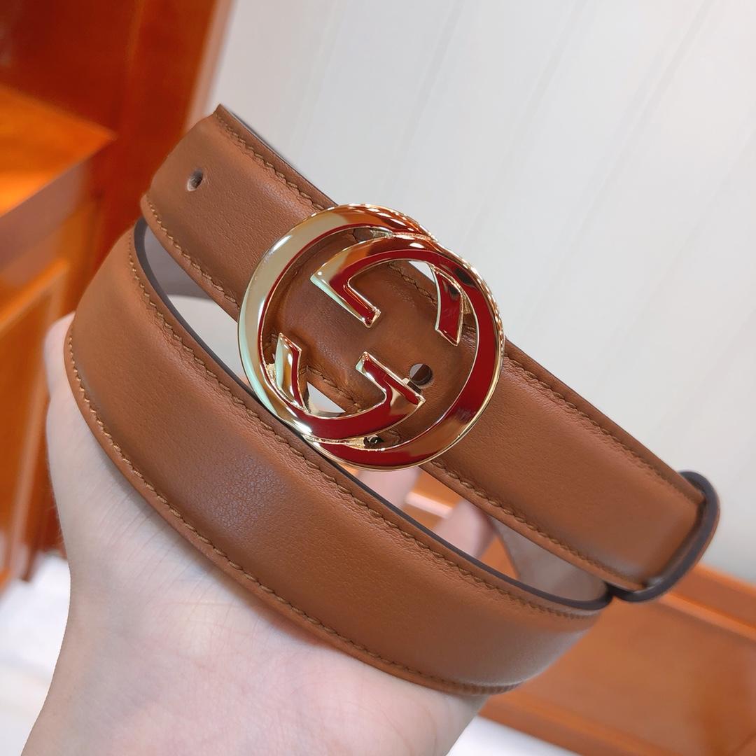 Gucci Leather Women Belt With Gold Buckle 038