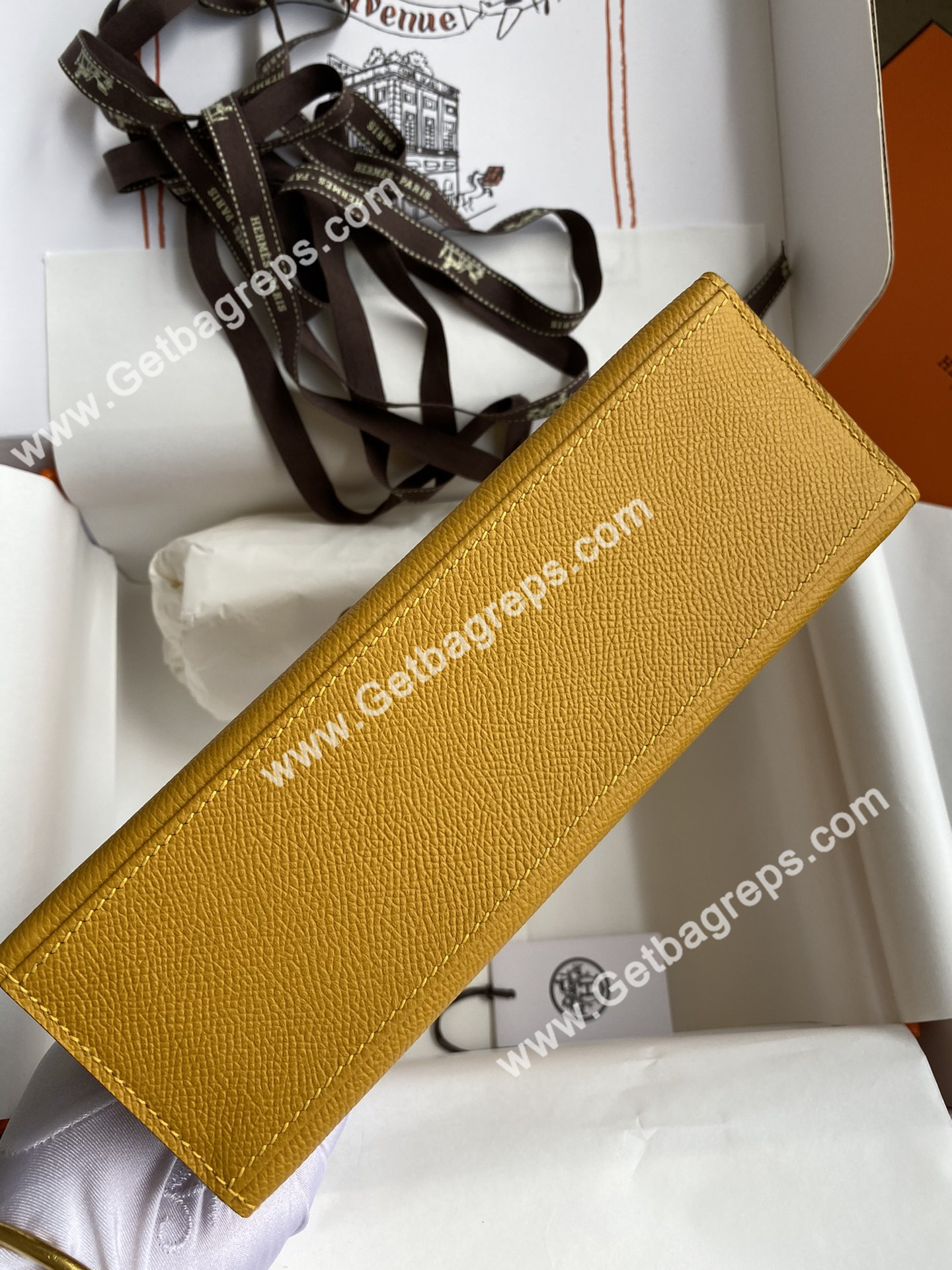 Kelly 22cm Epsom Amber With Gold