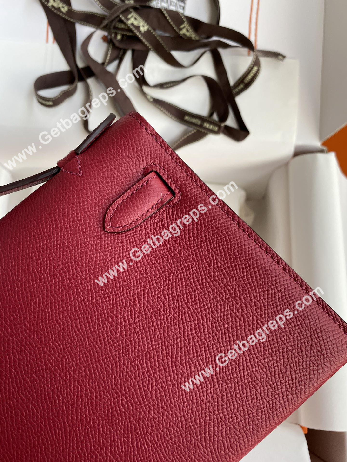 Kelly 22cm Epsom Ruby With Gold