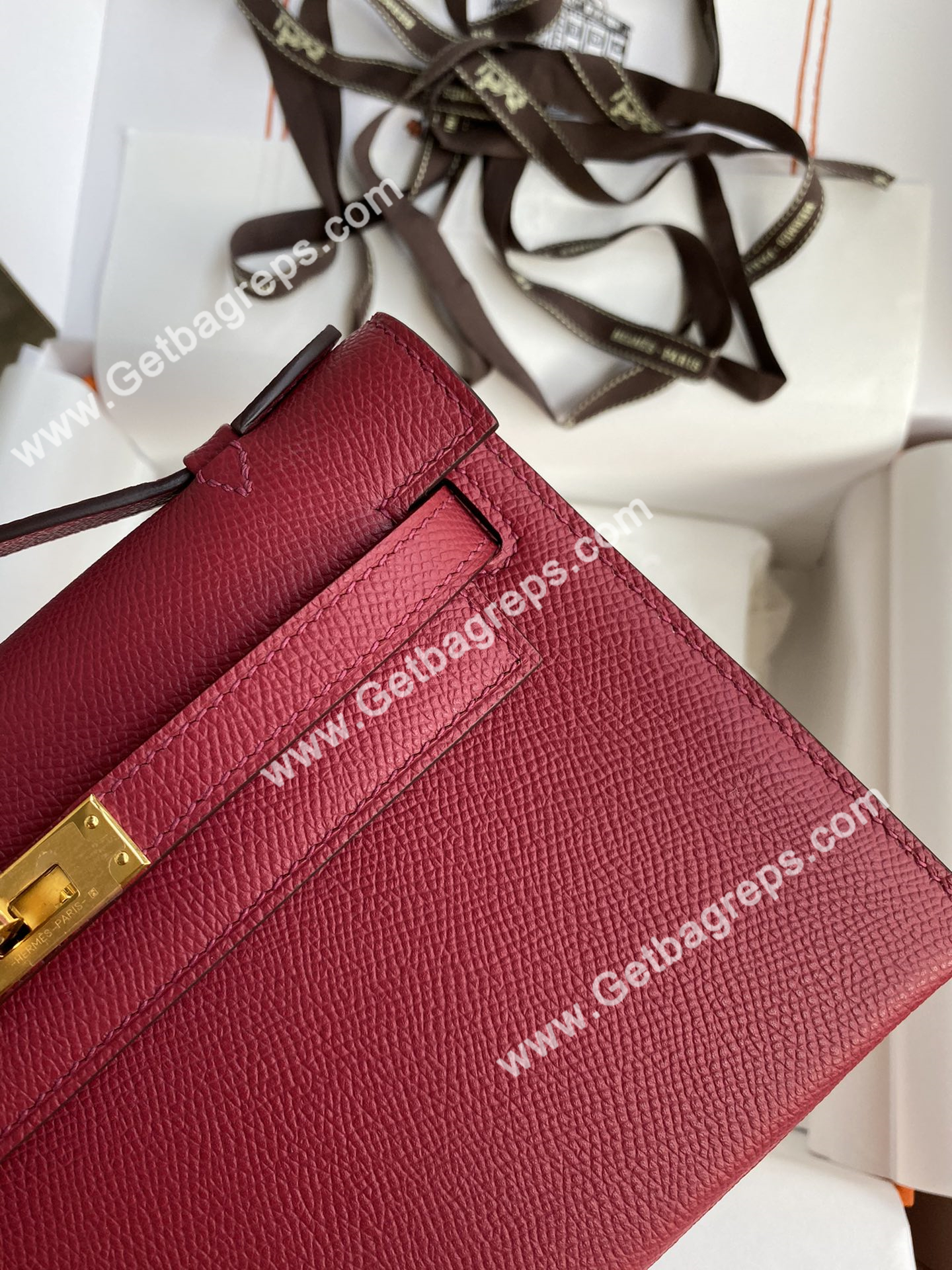 Kelly 22cm Epsom Ruby With Gold