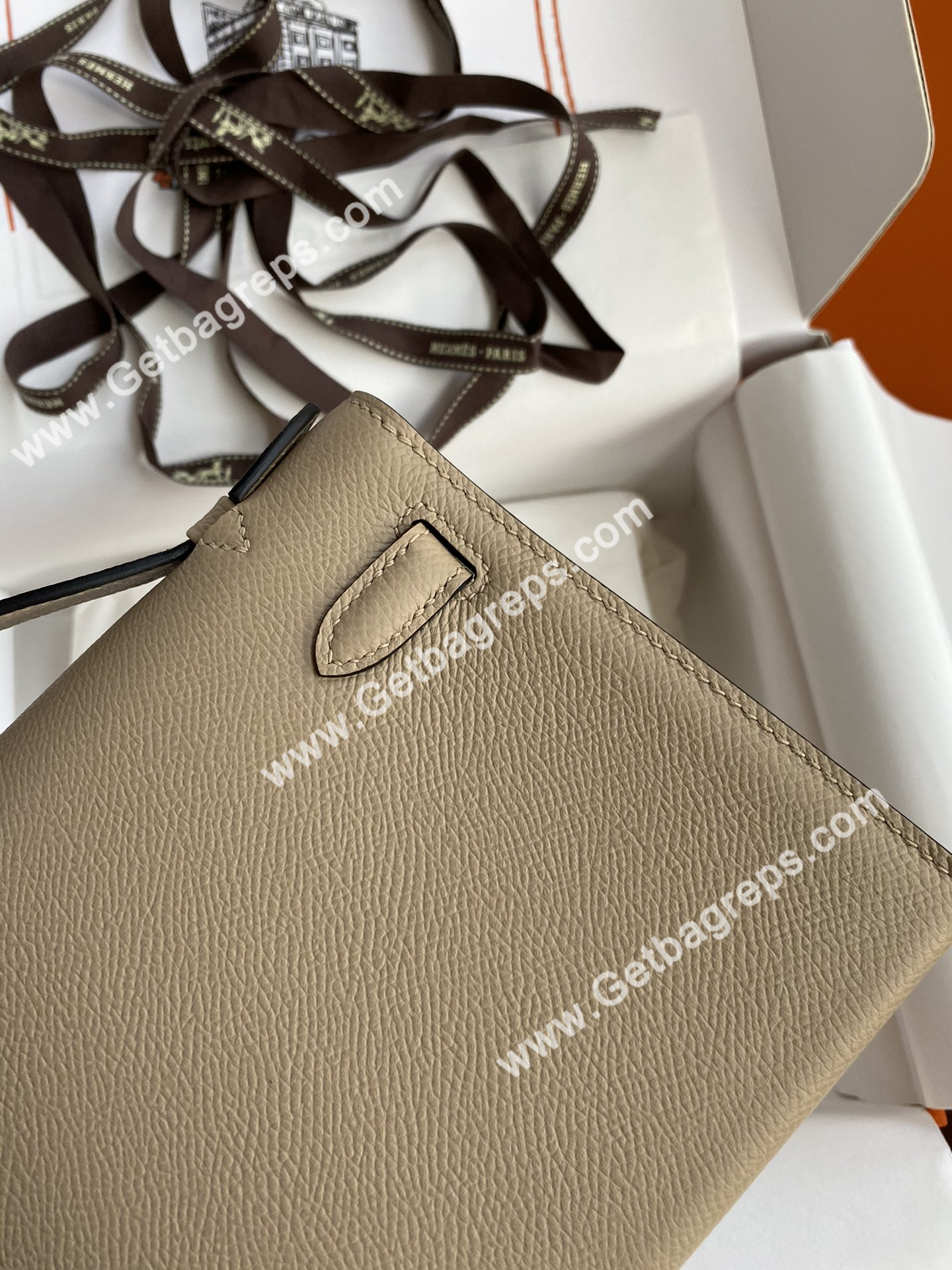 Kelly 22cm Epsom Spotted Dove Grey With Gold