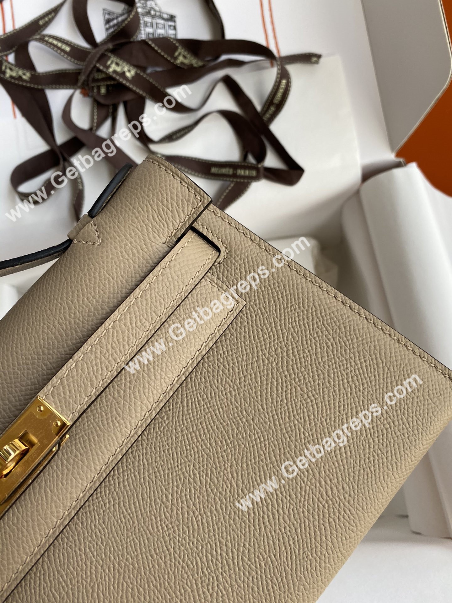 Kelly 22cm Epsom Spotted Dove Grey With Gold