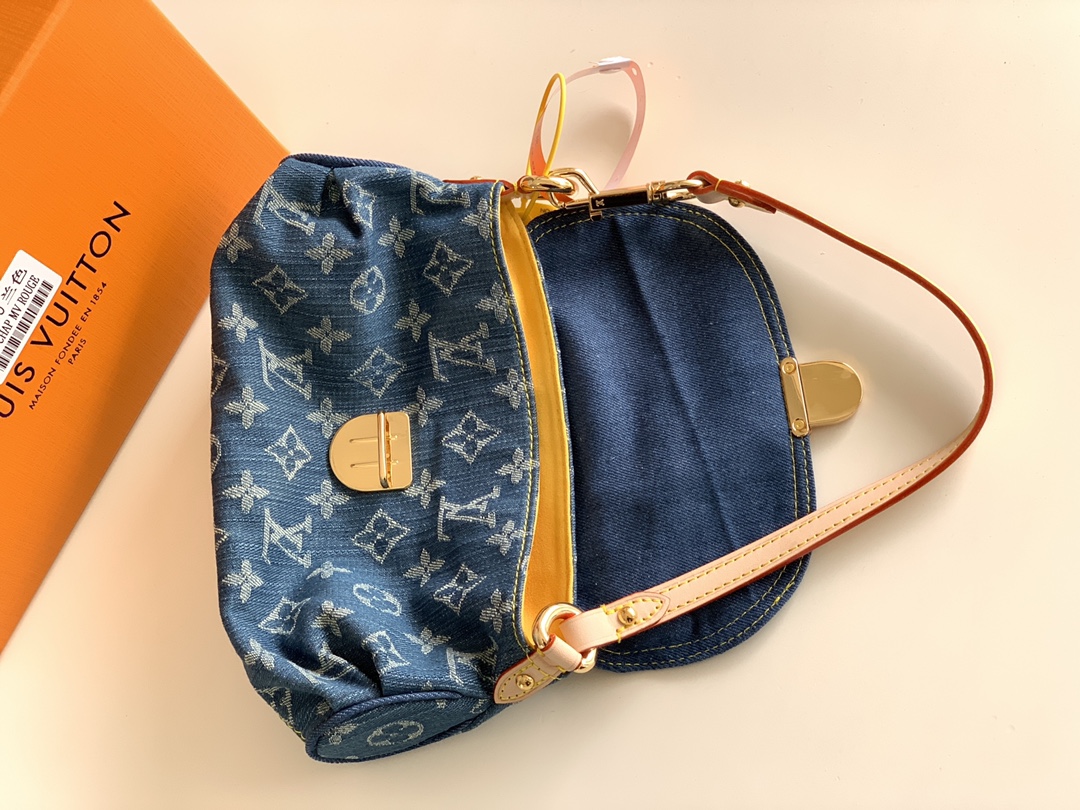 LOUIS VUITTON Mini Pleaty Shoulder Bag Monogram Denim M95050