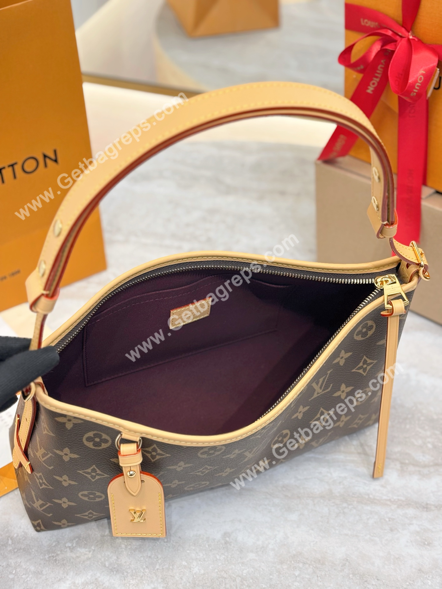 LV M28101 Carryall East West Monogram