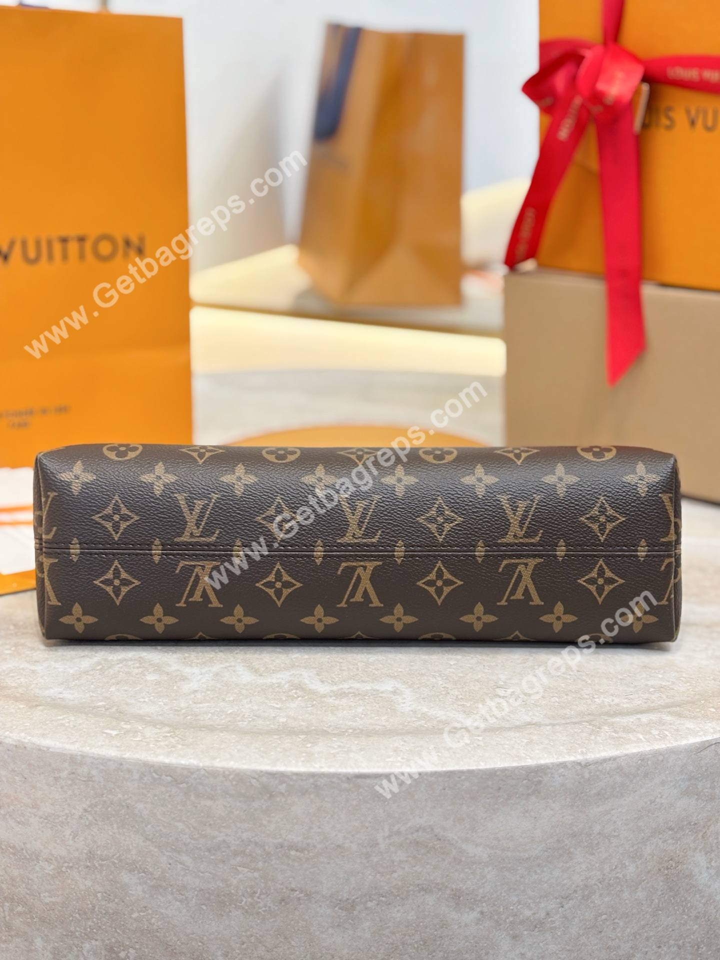 LV M28101 Carryall East West Monogram