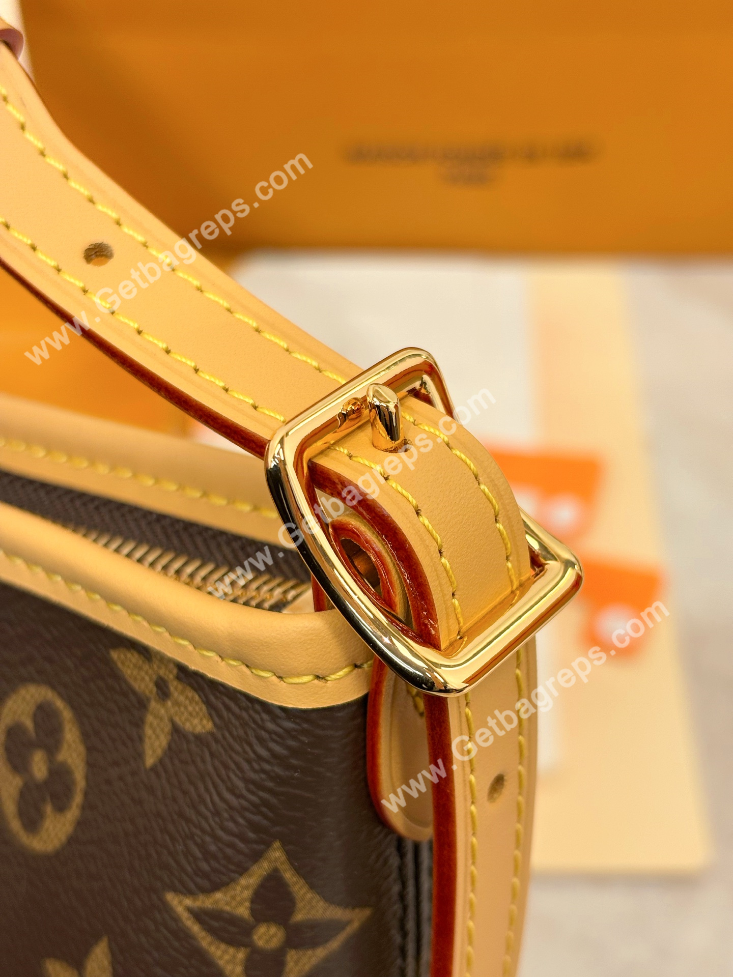 LV M28101 Carryall East West Monogram